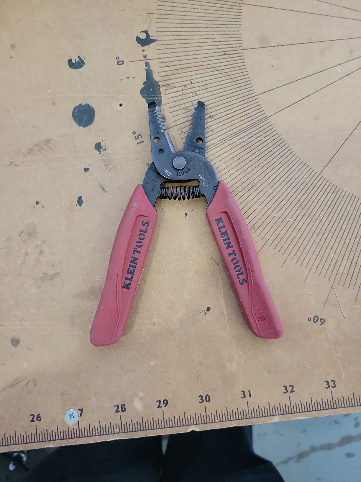 Klein Tools 11046 Wire Stripper, Wire Cutter, Made in USA, Stripping/Cutting Tool for 16-26 AWG Stranded customer photo 2