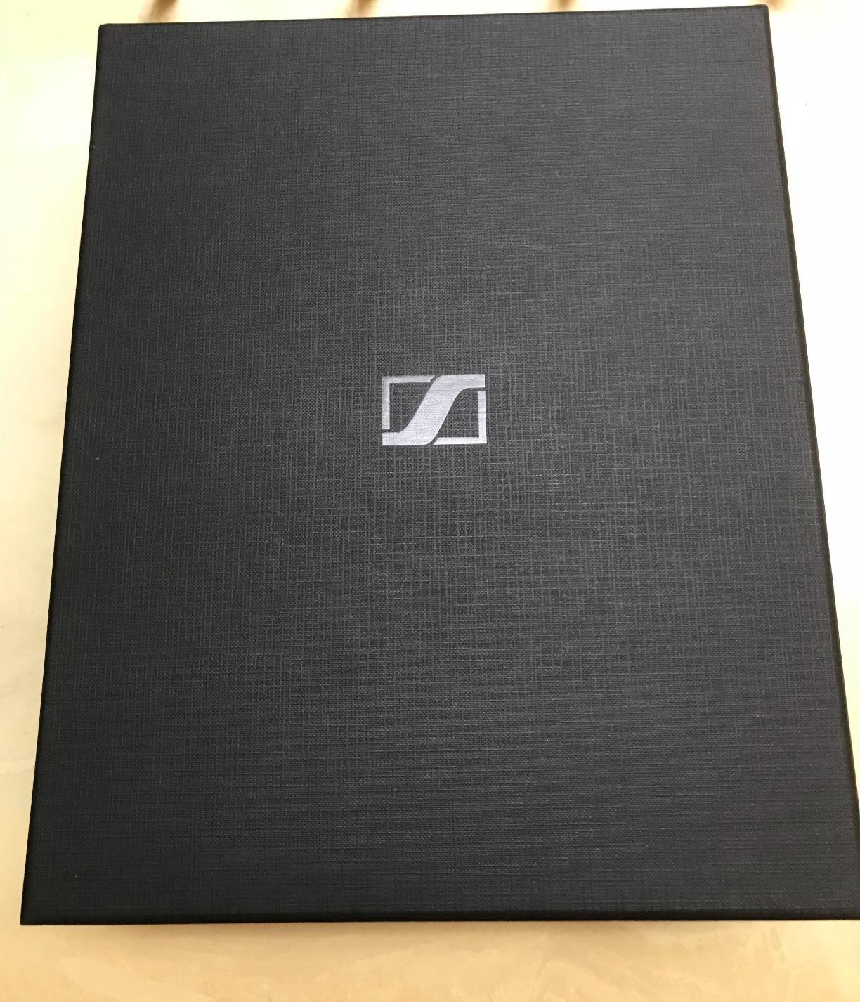 Sennheiser HD 650 Audiophile Hi-Res Open Back Dynamic Headphone customer photo 1