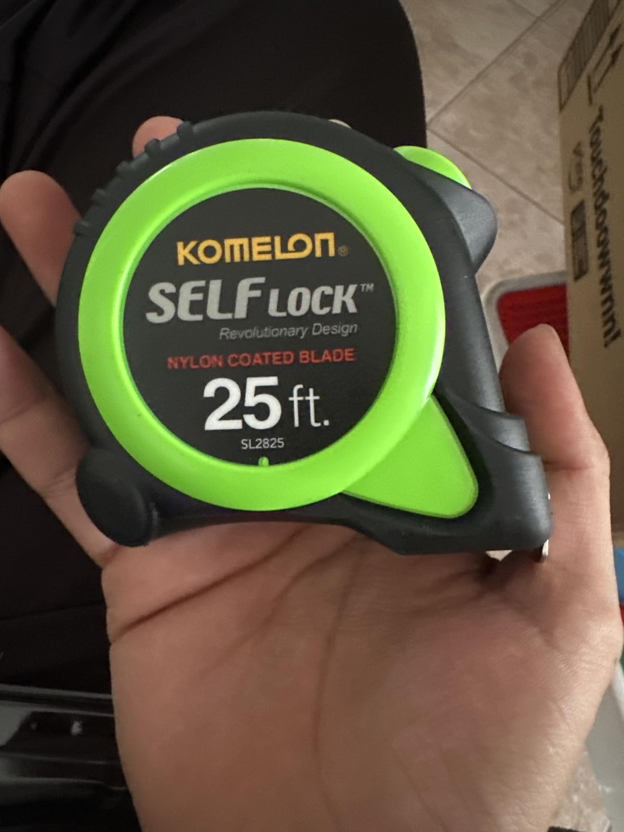 Komelon SL2825 Self Lock 25-Foot Power Tape customer photo 2