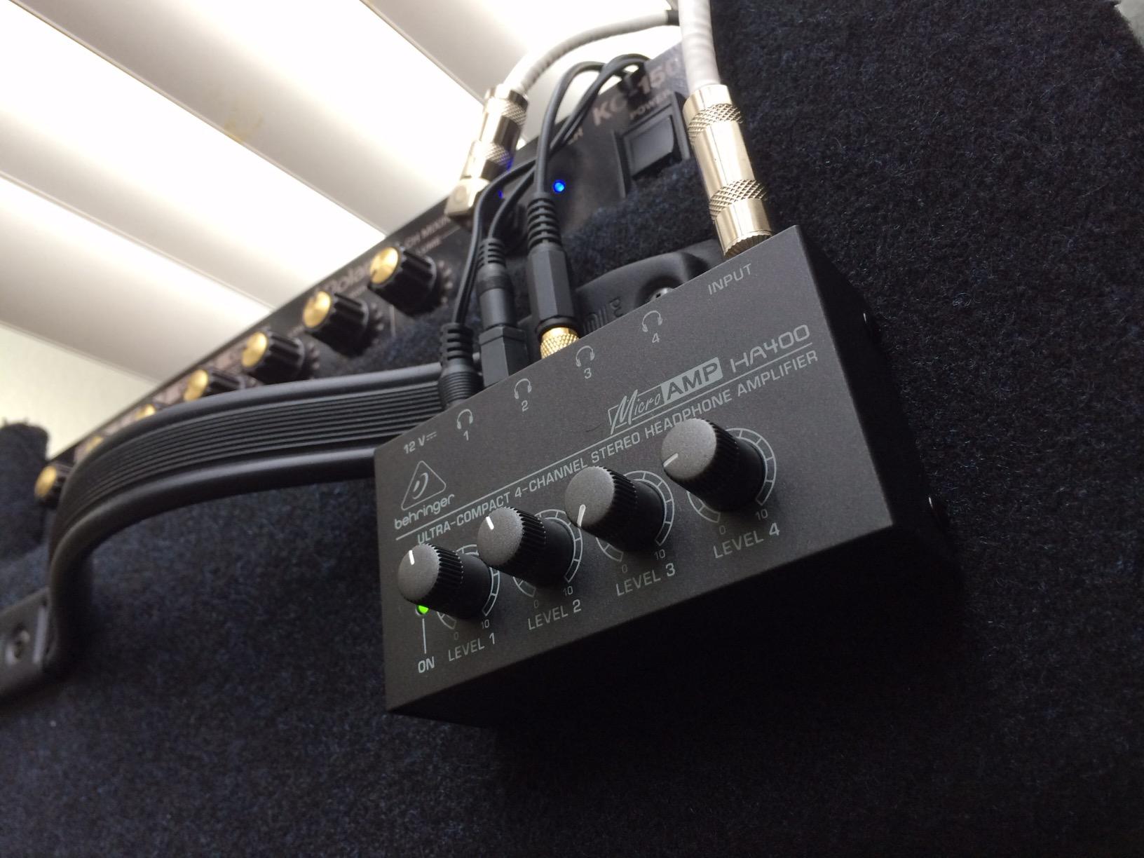 Behringer MICROAMP HA400 Ultra-Compact 4 Channel Stereo Headphone Amplifier customer photo 1