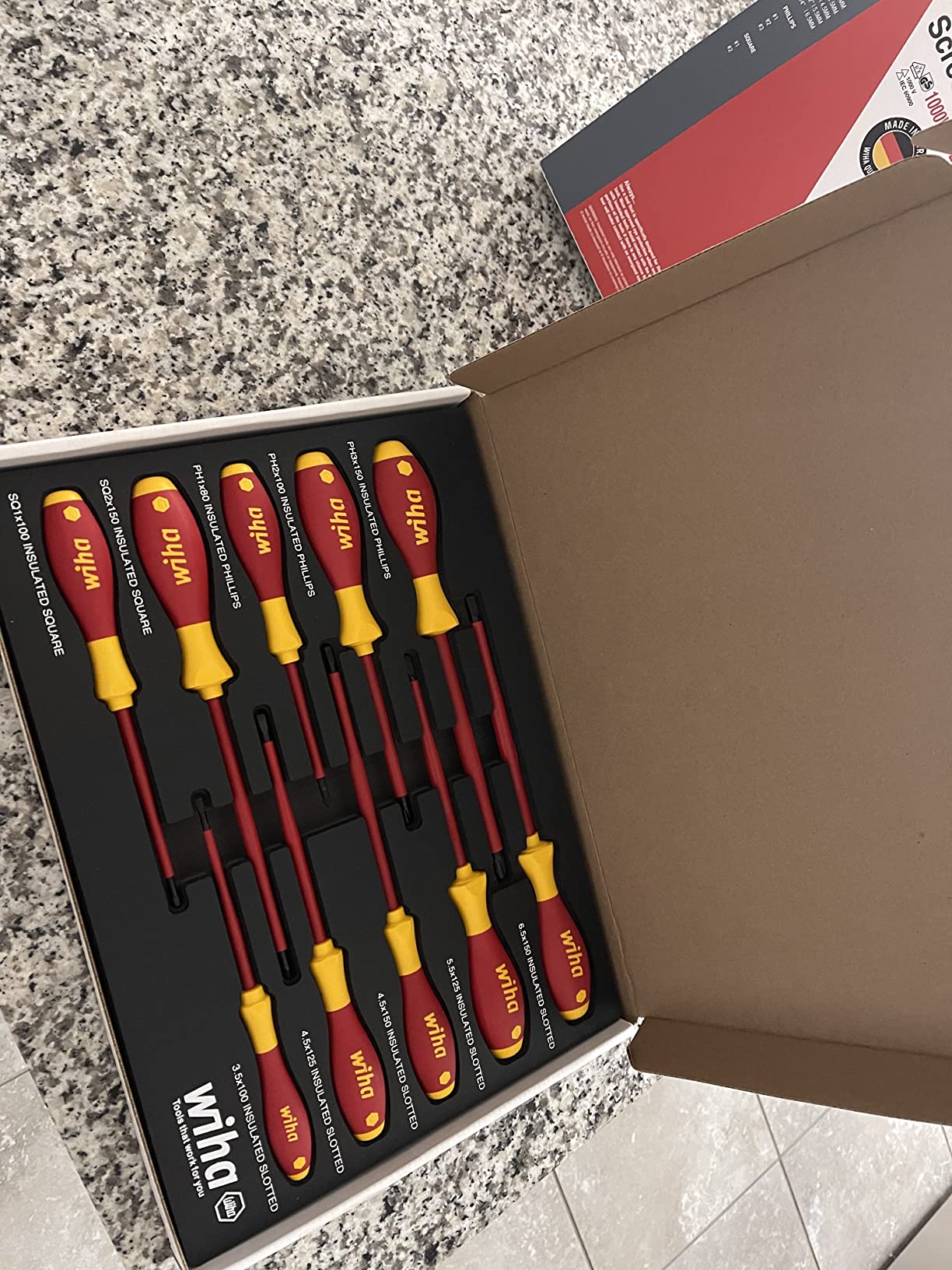 Wiha 32093 Slotted and Phillips Insulated Screwdriver Set, 1000V, 10-Piece, Slotted 2.0-6.5mm, Phillips #0-#3 customer photo 1