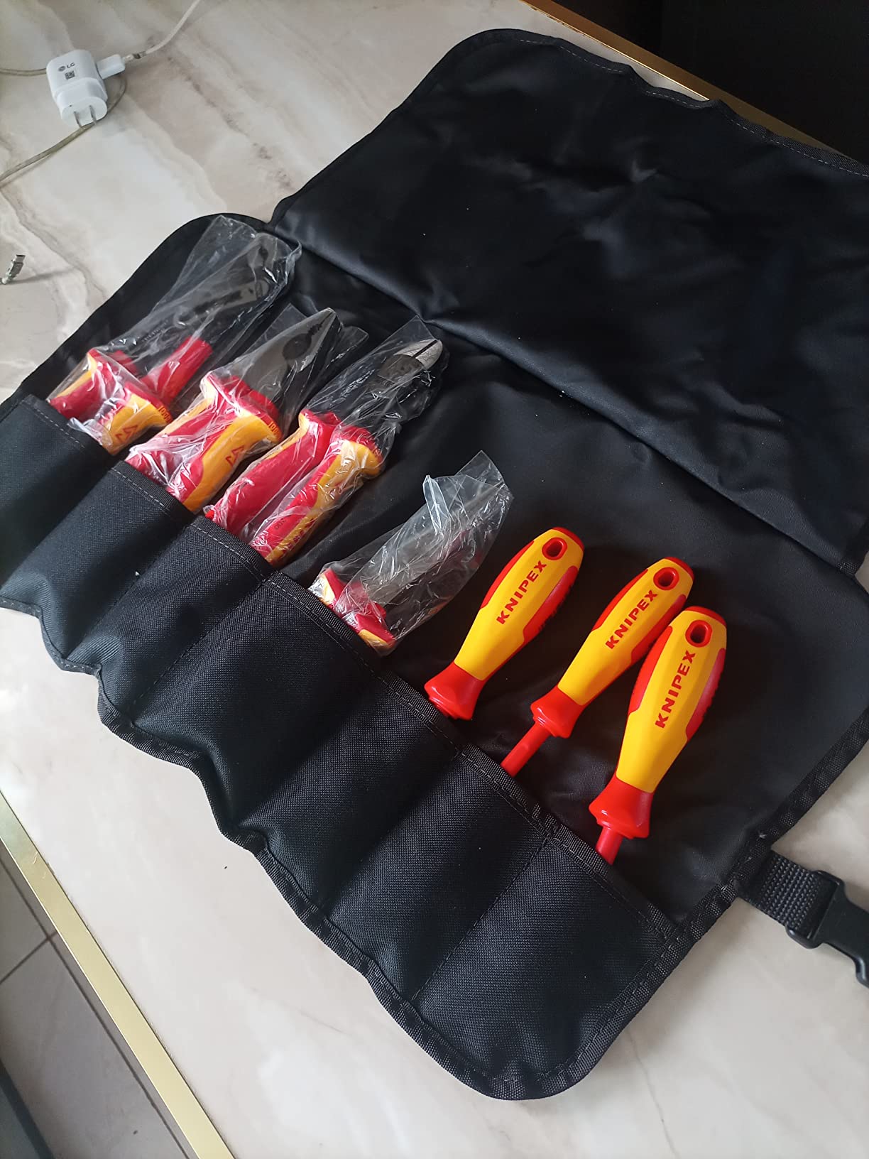 KNIPEX 989825US 7-Piece 1000V Insulated Pliers, Cutters, and Screwdriver Commercial Tool Set (9K989825US) customer photo 1
