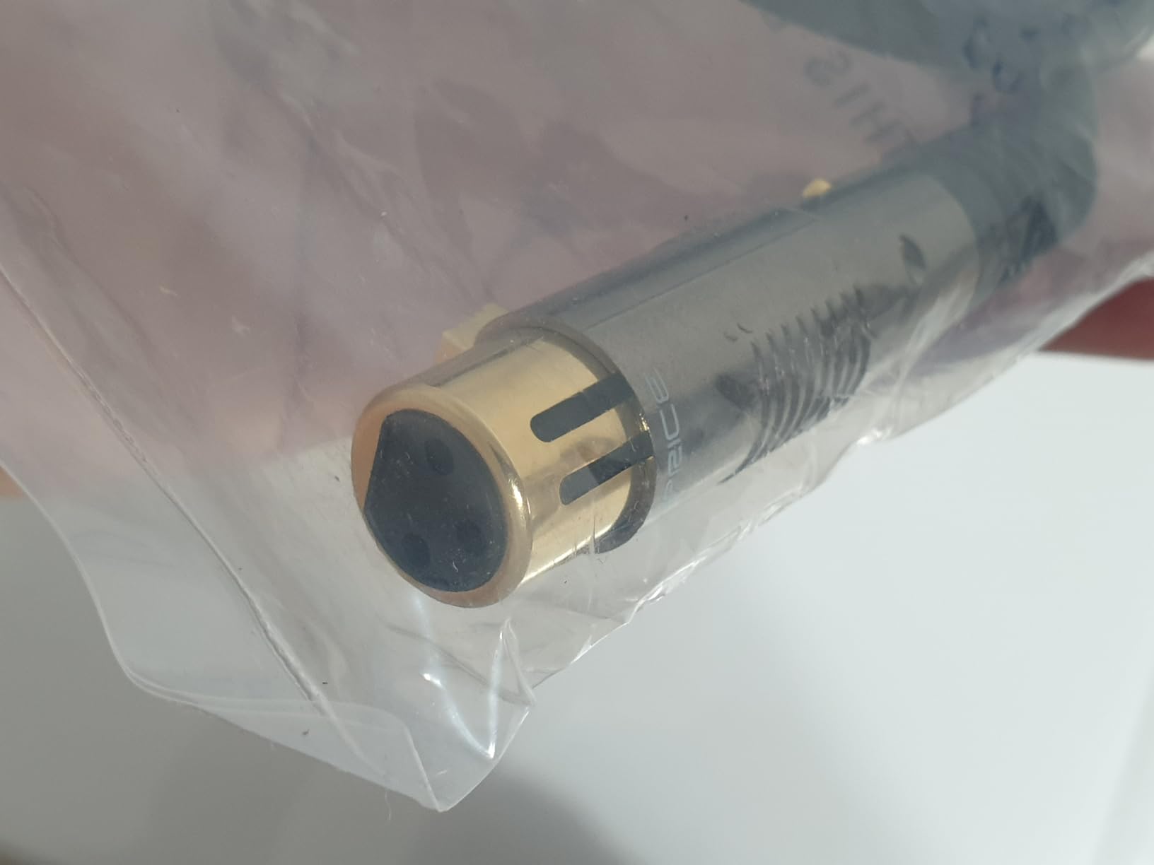 Monoprice XLR Male to XLR Female Cable - 6 Feet - Black, 16AWG, Gold Plated, Microphone & Interconnect - Stage Right Series customer photo 2