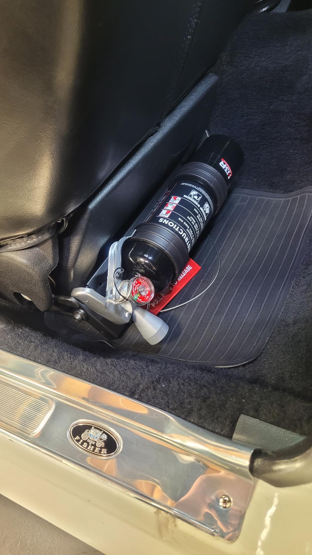 HalGuard Halotron Fire Extinguisher for Vehicles, Race Cars, Trucks & Off-Road | Clean, No Powder, No Mess | Rechargeable & Safe for Engine, Interior, Electronics | UL Listed | Red 2.5 lbs customer photo 2