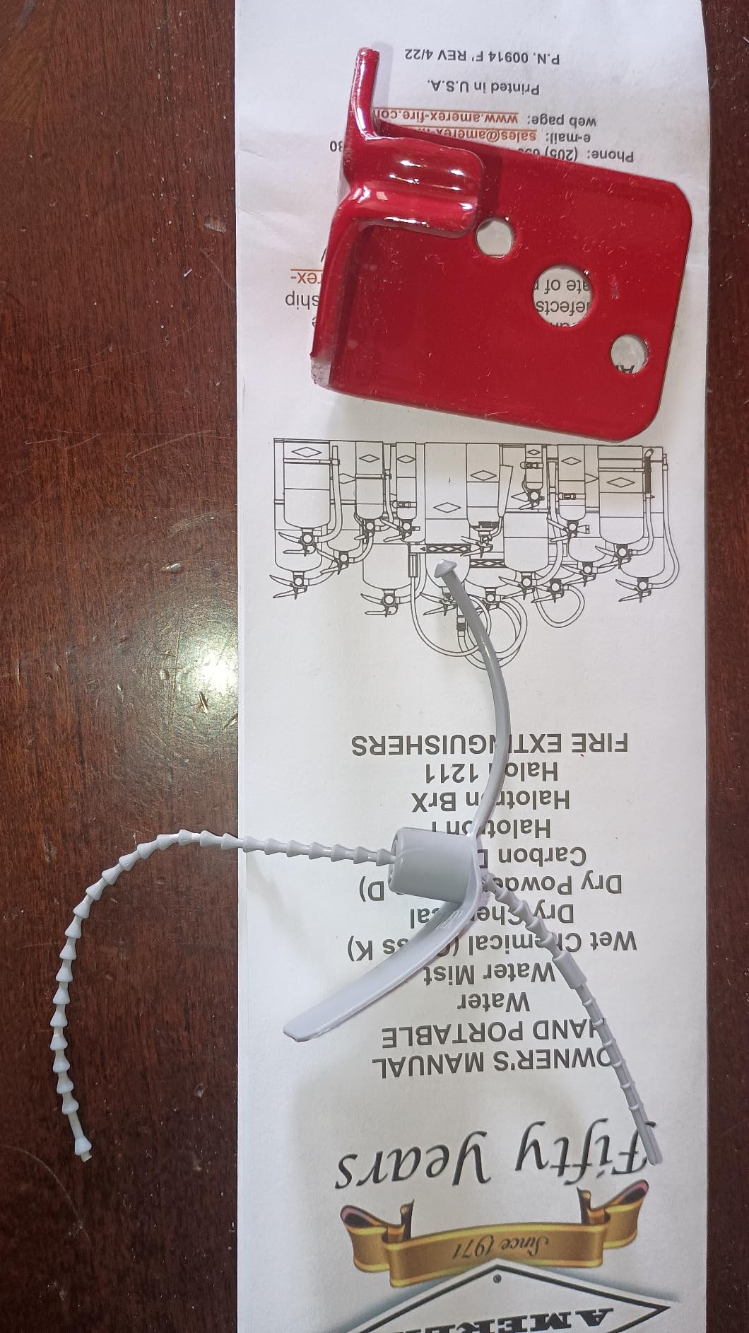 Amerex 322 5lb CO2 Fire Extinguisher with Chrome Plated Brass Valve and Wall Hanger customer photo 1