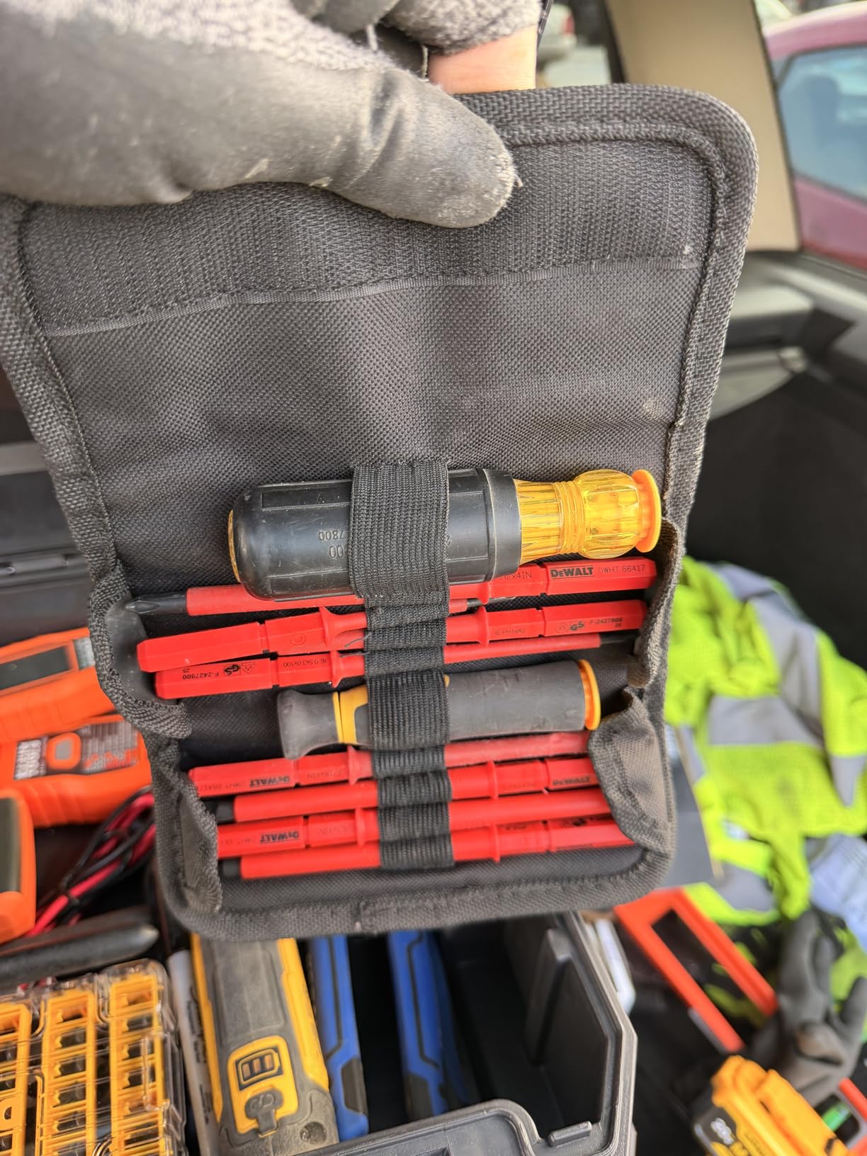 DEWALT Screwdriver Set, Insulated Set, Vinyl Grip, 10-Piece (DWHT66417) customer photo 1