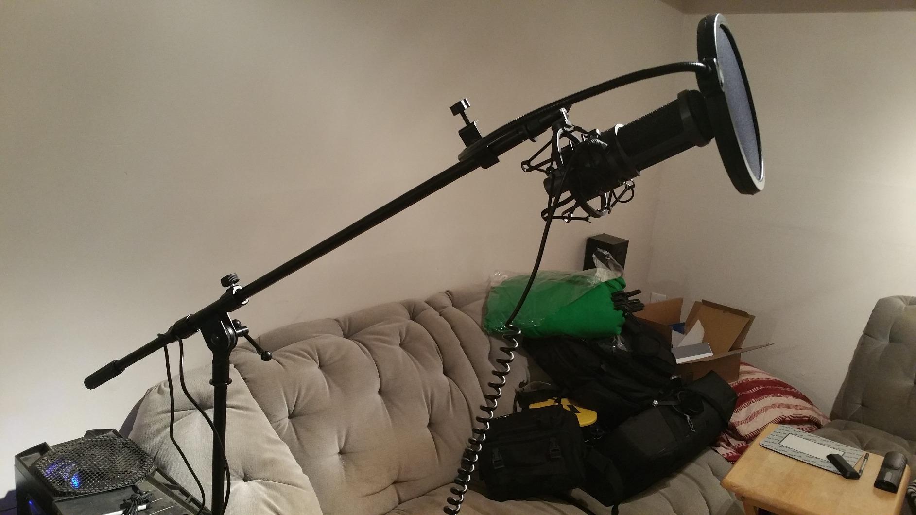 AT2020USB+ Cardioid Condenser USB Microphone, with Built-in Headphone Jack & Volume Control, Perfect for Content Creators (Black) customer photo 2