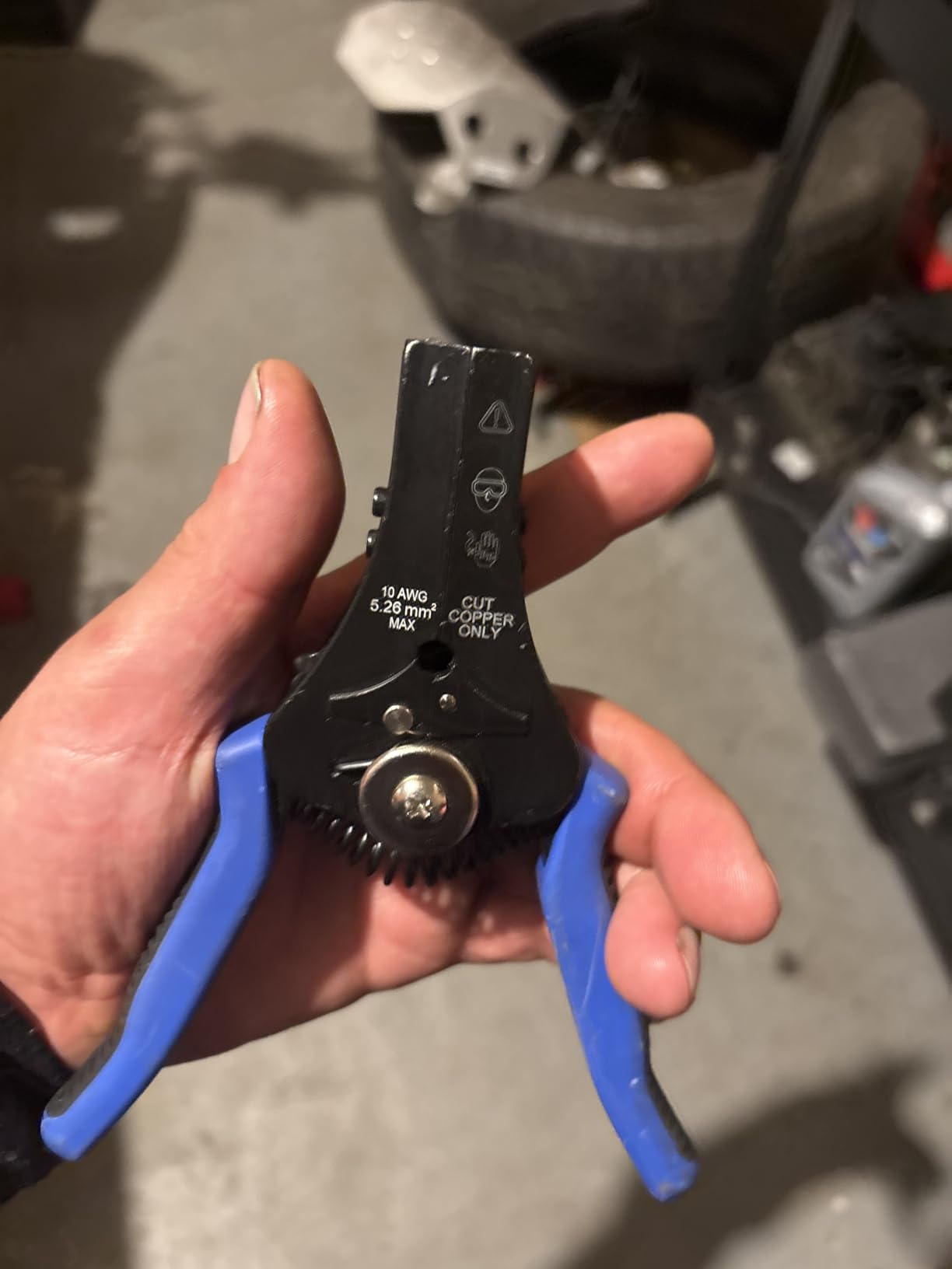 Klein Tools 11063W Wire Cutter/Stripper, Heavy Duty Automatic Tool for 8-20 AWG Solid and 10-22 AWG Stranded Electrical Wire customer photo 2