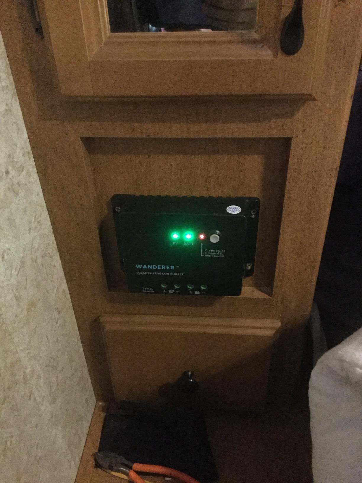 Renogy 200 Watt 12 Volt Monocrystalline Solar Panel Starter Kit with 2 Pcs 100W Solar Panel and 30A PWM Charge Controller for RV, Boats, Trailer, Camper, Marine, Off-Grid System customer photo 1