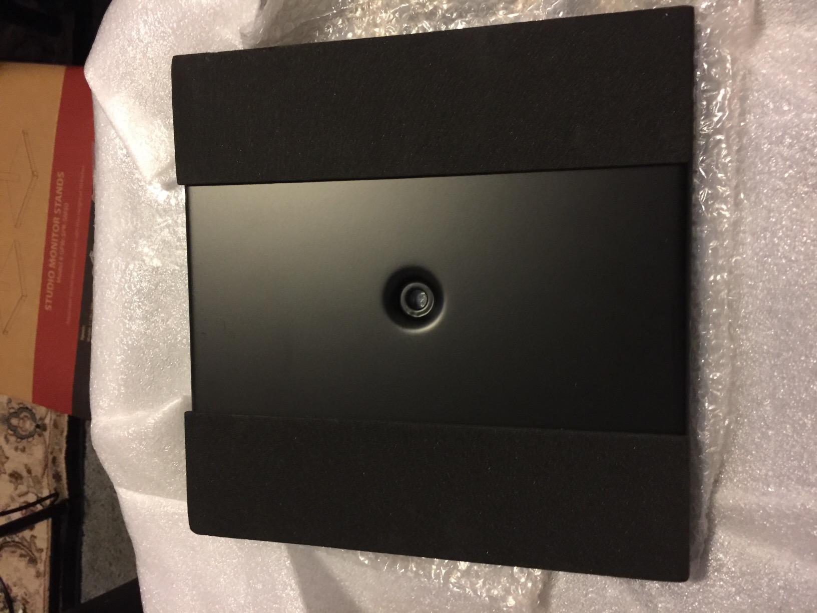 Gator Frameworks Studio Monitor Stands with Adjustable Height and Locking Saftey Pin, Pair (GFW-SPK-SM50) customer photo 2