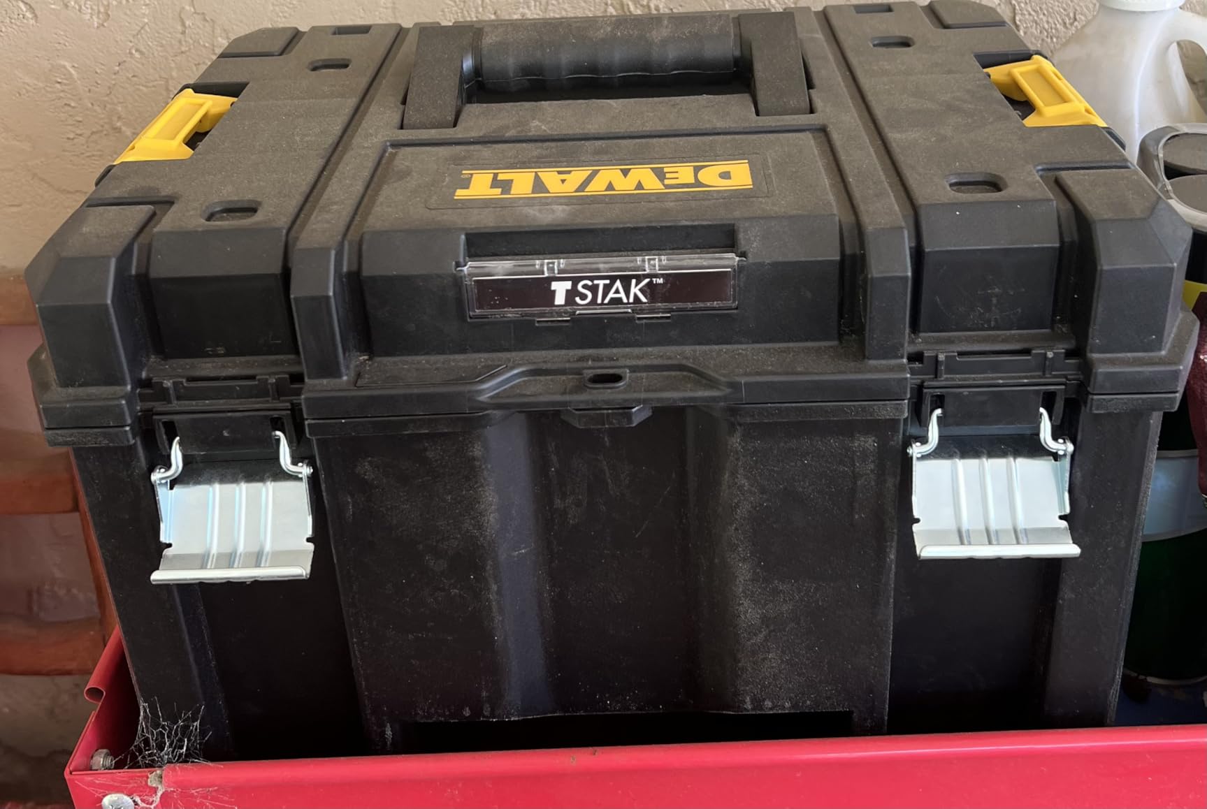 DEWALT TSTAK Tool Box, Extra Large Design, Removable Tray for Easy Access to Tools, Water and Debris Resistant (DWST17806) customer photo 1