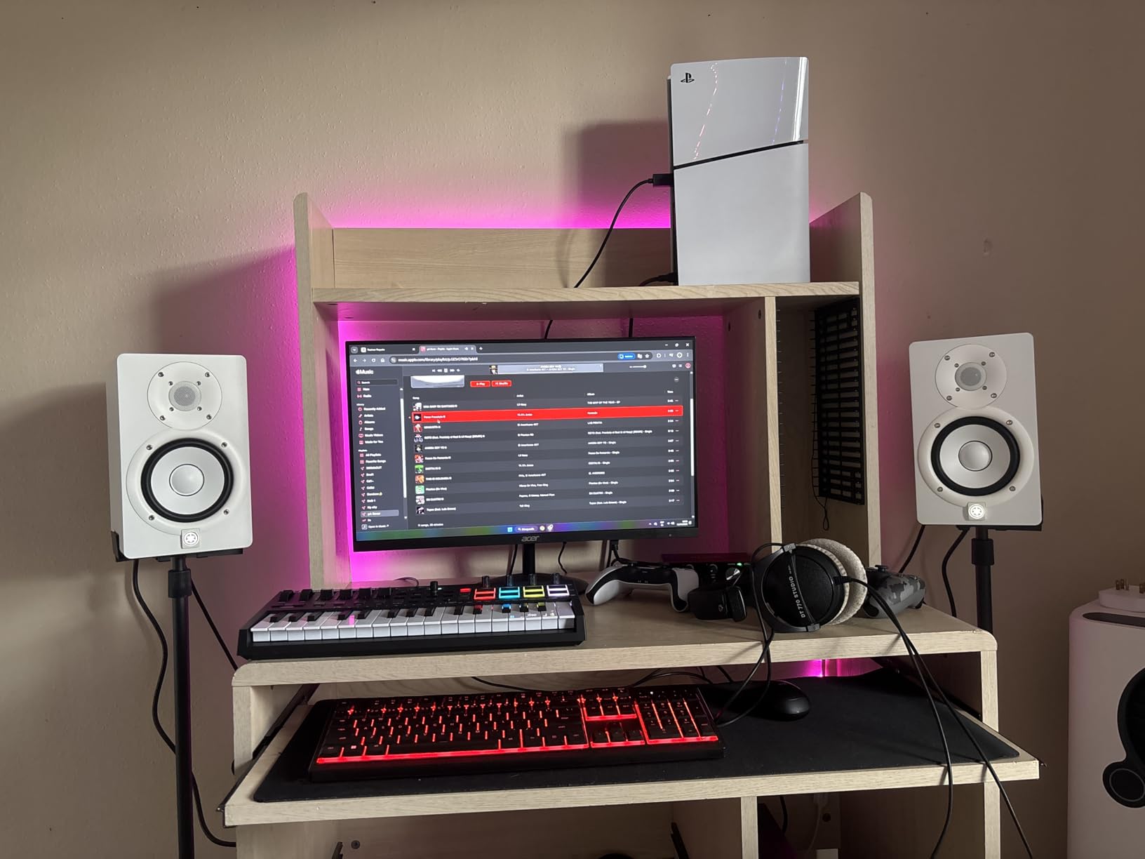 Yamaha HS5 Powered Studio Monitor customer photo 1