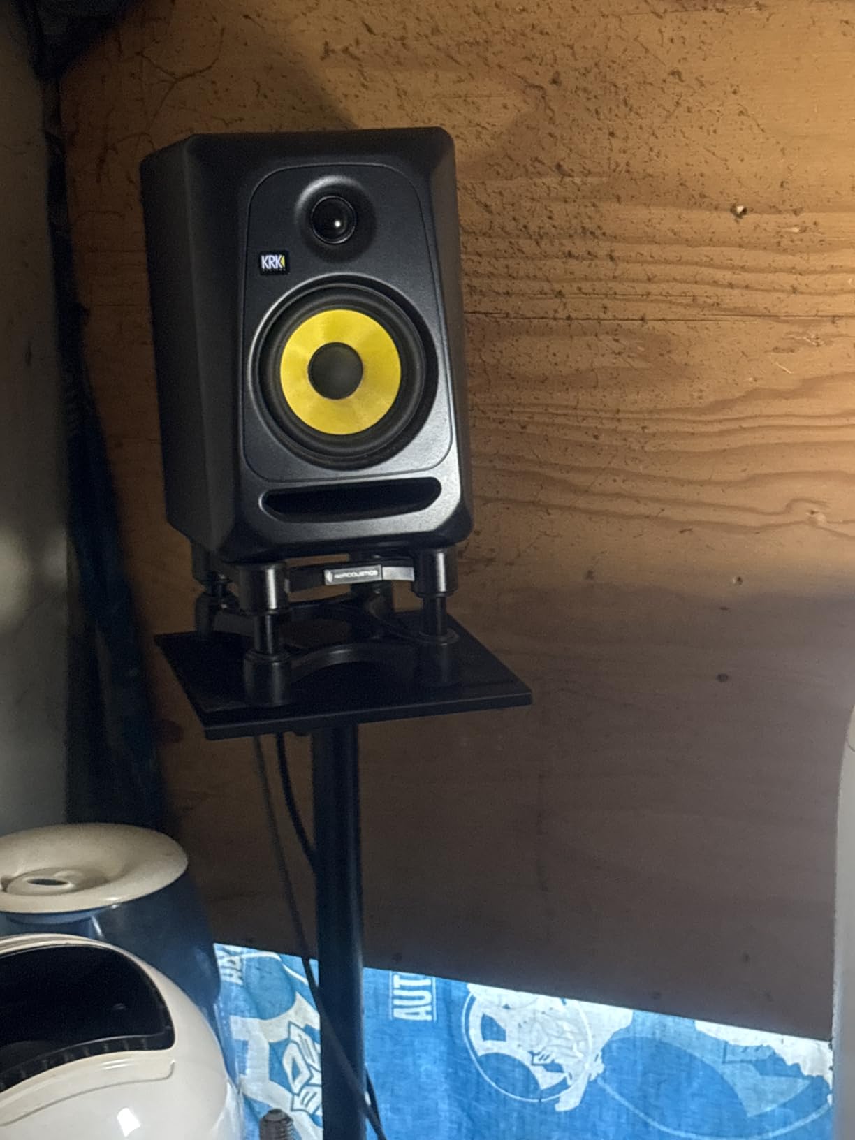 IsoAcoustics Iso-Stand Series Speaker Isolation Stands with Height & Tilt Adjustment: Iso-130 (5.1 x 6) Pair customer photo 1
