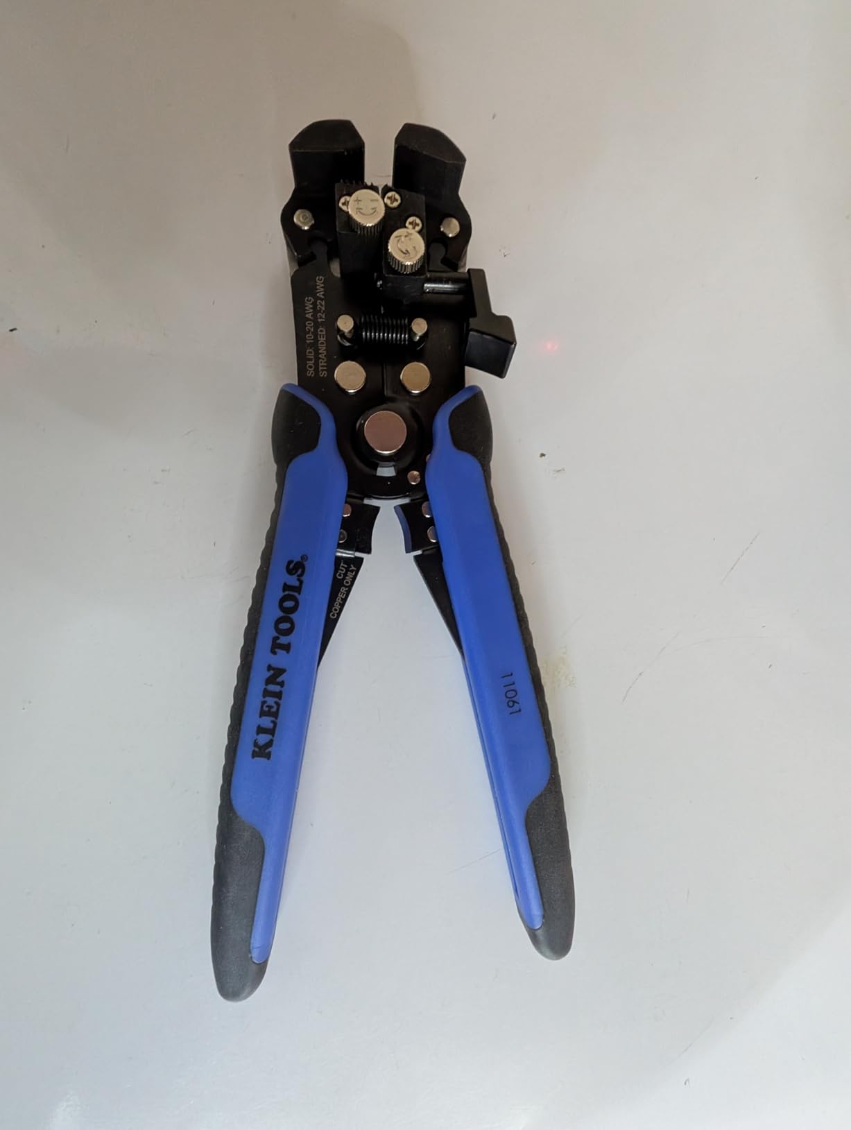 Klein Tools 11061 Self-Adjusting Stripper / Cutter, Heavy Duty, for 10-20 AWG Solid, 12-22 AWG Stranded, and Romex Wire customer photo 2