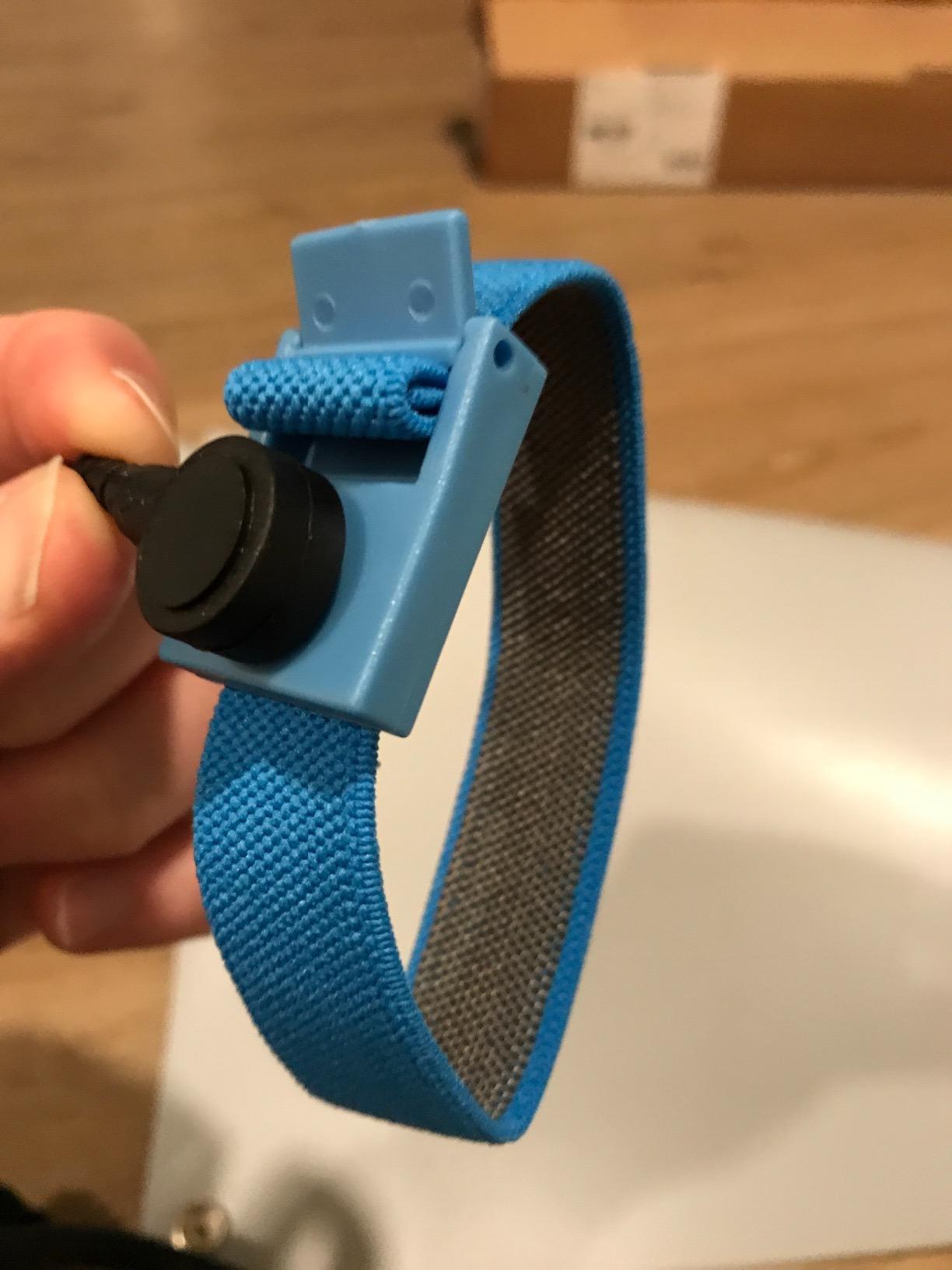 Bertech - 1059-3x6BKT -1059 ESD Mat Kit (Made in USA), 3 Feet Wide x 6 Feet Long x 0.094 Inches Thick, Blue, Includes a Wrist Strap and Grounding Cord, RoHS and REACH Compliant customer photo 1