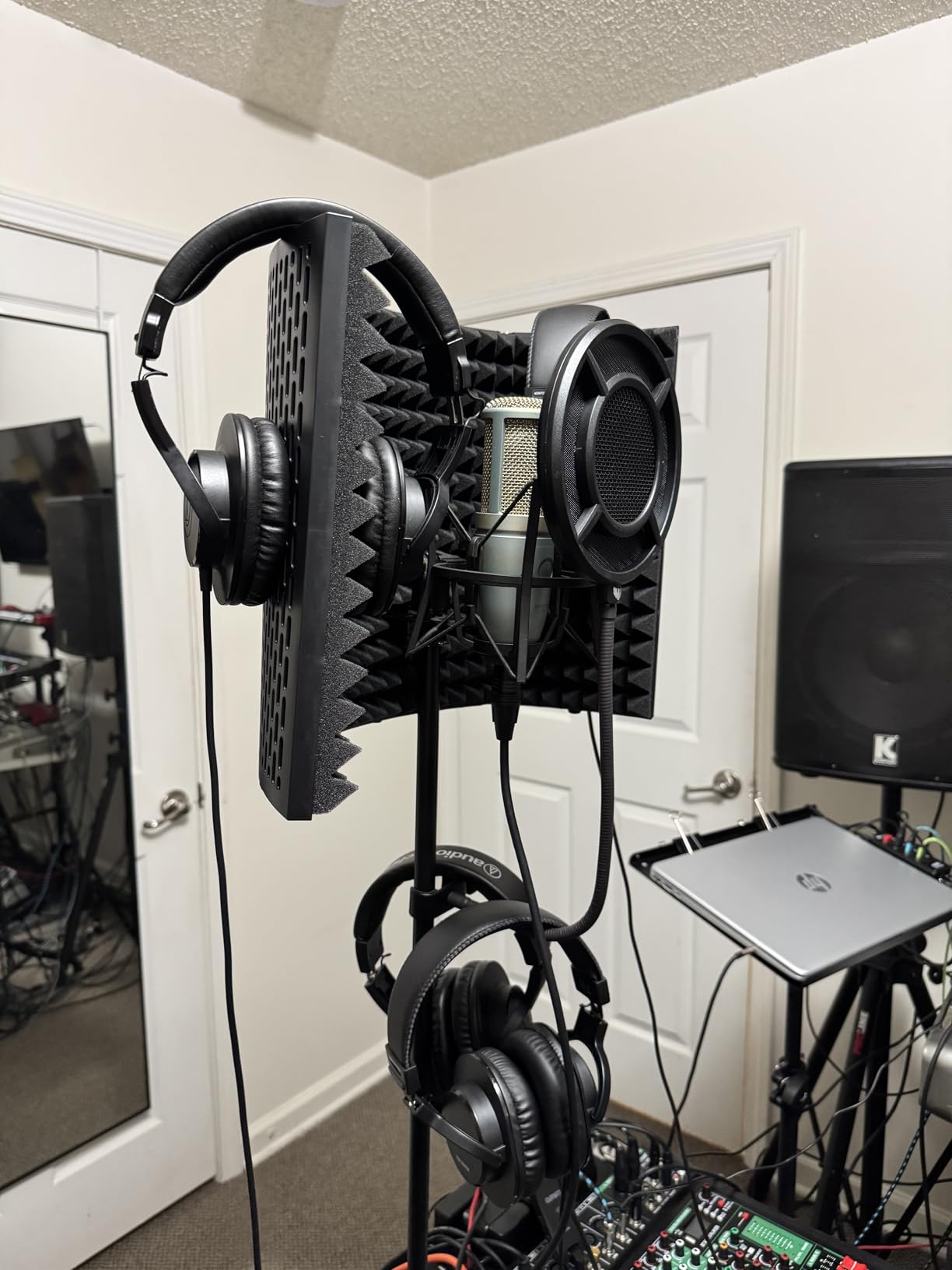 Audio-Technica ATH-M20x Professional Studio Monitor Headphones, Black customer photo 1