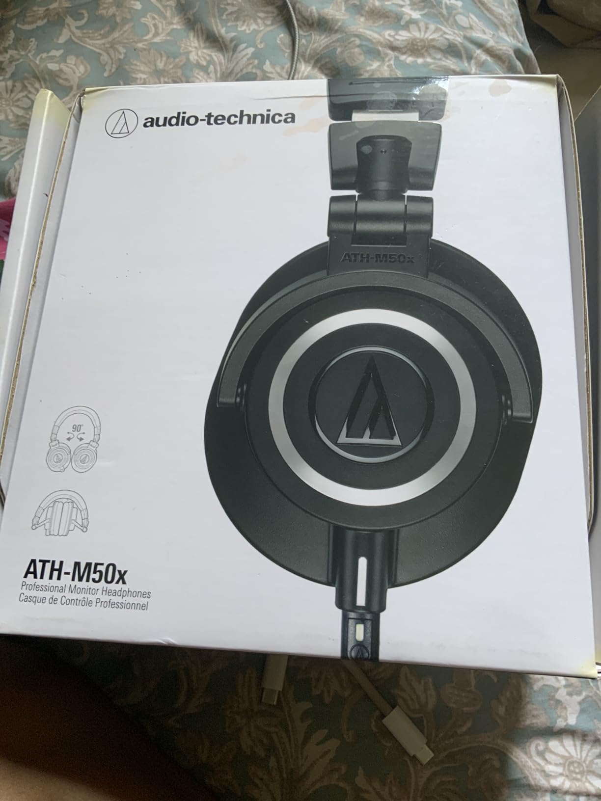 Audio-Technica ATH-M50X Professional Studio Monitor Headphones, Black, Professional Grade, Critically Acclaimed, with Detachable Cable customer photo 1