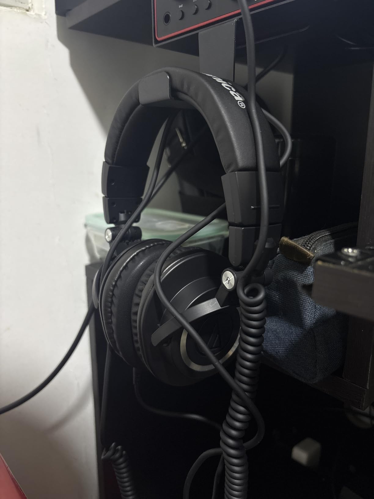 Audio-Technica ATH-M50X Professional Studio Monitor Headphones, Black, Professional Grade, Critically Acclaimed, with Detachable Cable customer photo 2