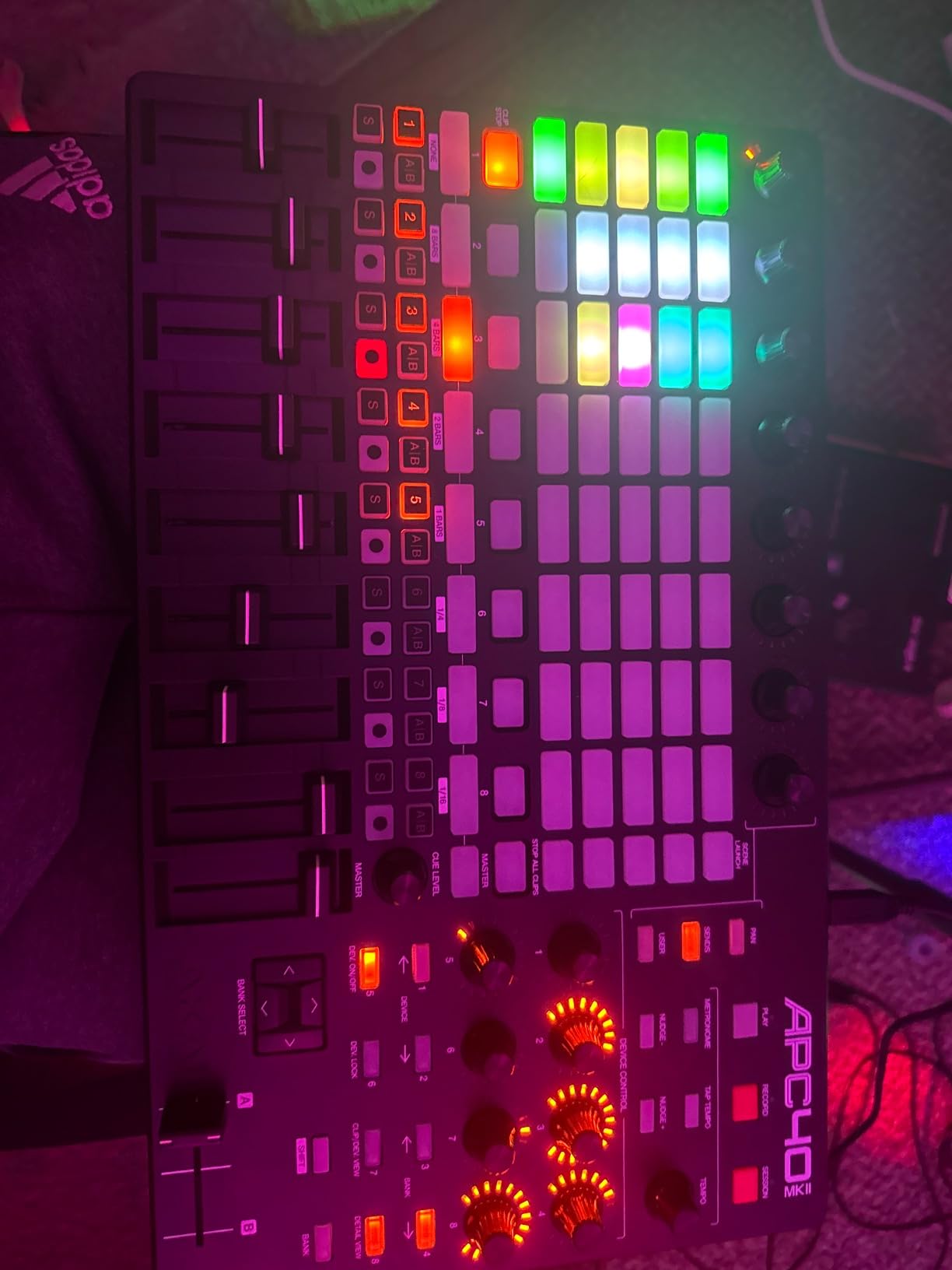 Akai Professional APC40 MKII - USB MIDI Controller for 1 to 1 Mapping with Ableton Live Lite with 5x8 Clip Launch Matrix, Knobs and Faders, Pro Software Suite Included customer photo 1