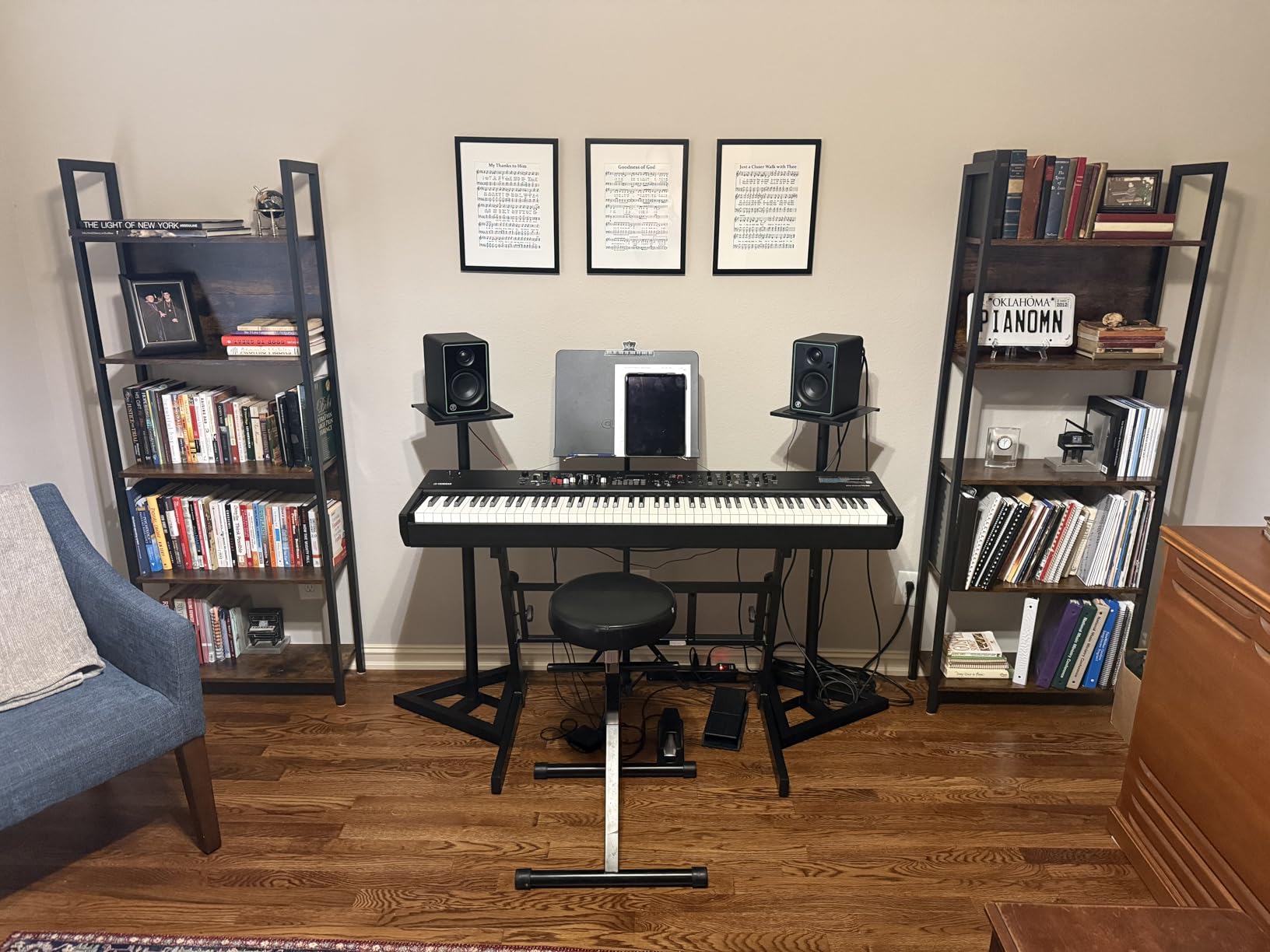 Pyle Speaker Stand Pair of Sound Play 1 and 3 Holder - Telescoping Height Adjustable from 26