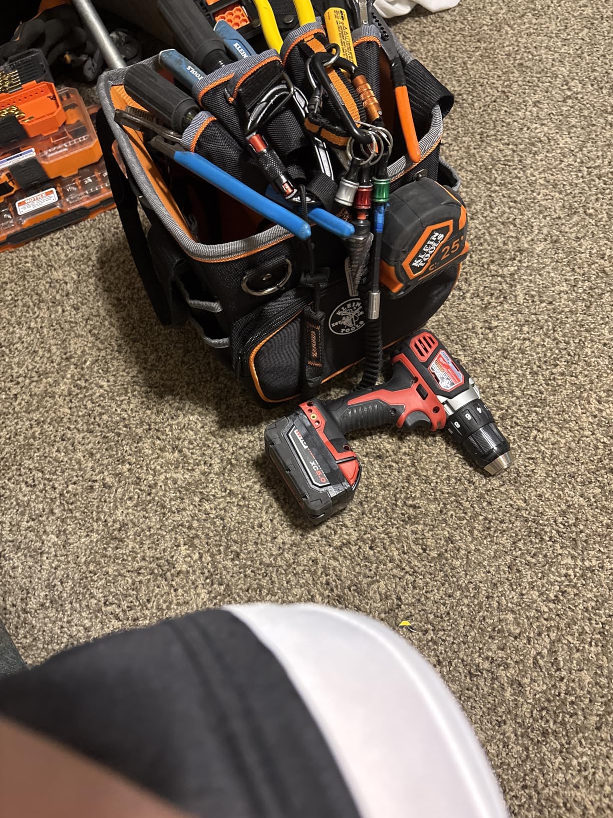 Klein Tools 5541610-14 Tool Bag with Shoulder Strap Has 40 Pockets for Tool Storage and Orange Interior customer photo 1