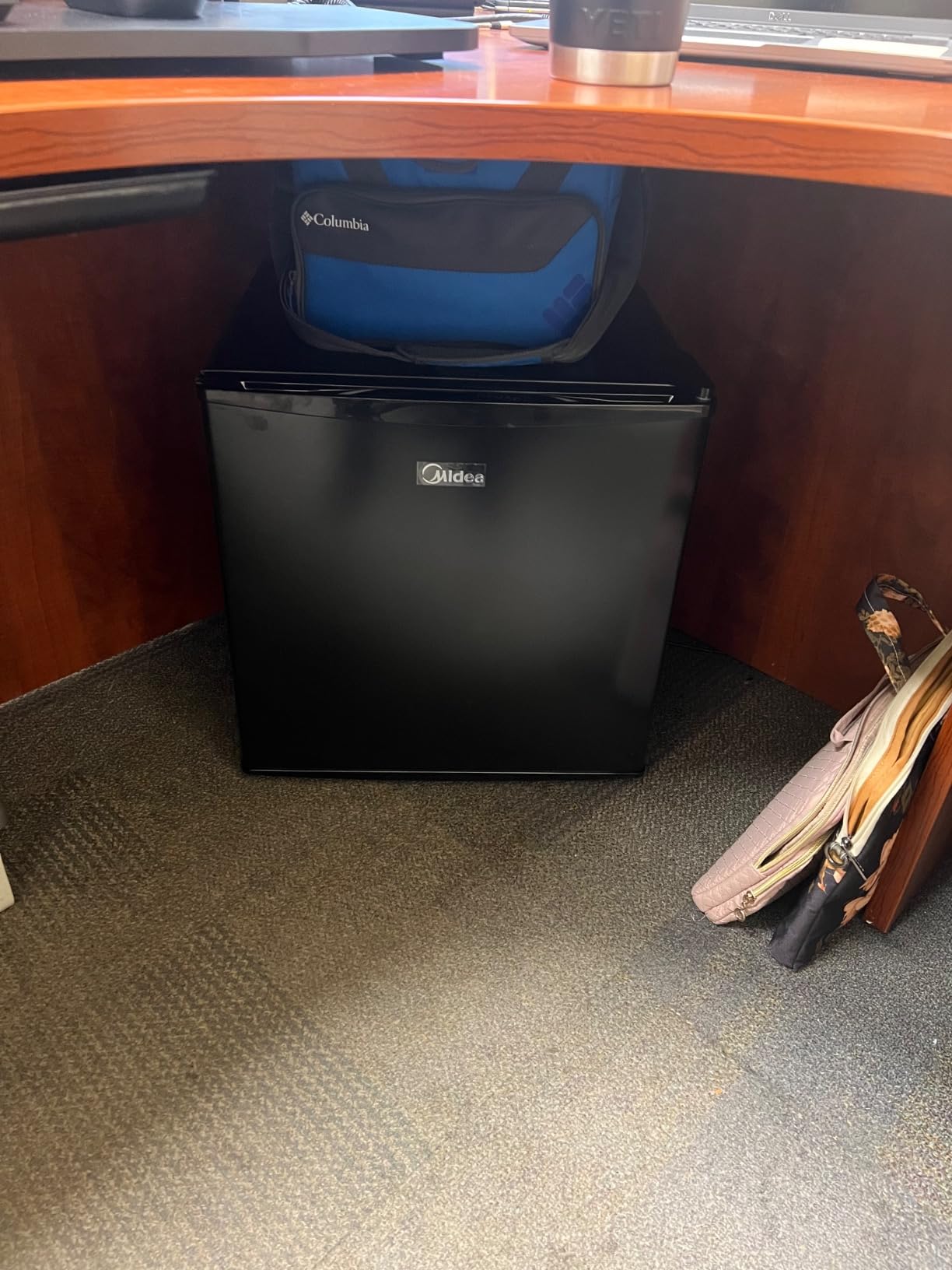 Midea WHS-65LB1 Mini Fridge, 1.6 Cu.ft Energy Star Certified Mini Refrigerator, Adjustable Thermostat, Reversible Door, Low Noise for Dorm, Office, Bedroom, Black customer photo 2