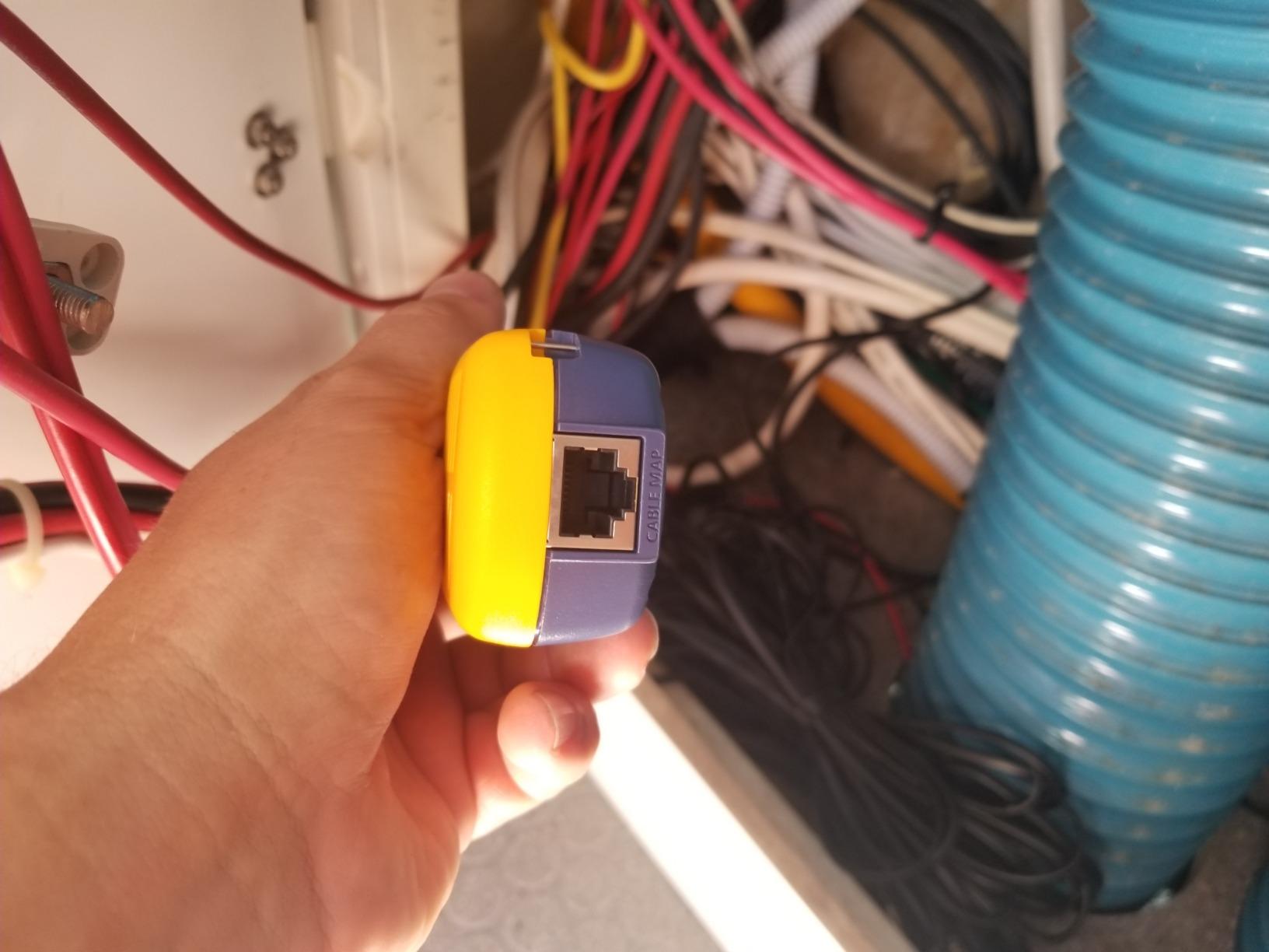 Fluke Networks MT-8200-60-KIT IntelliTone Pro 200 Probe and Toner, Multicolor customer photo 2