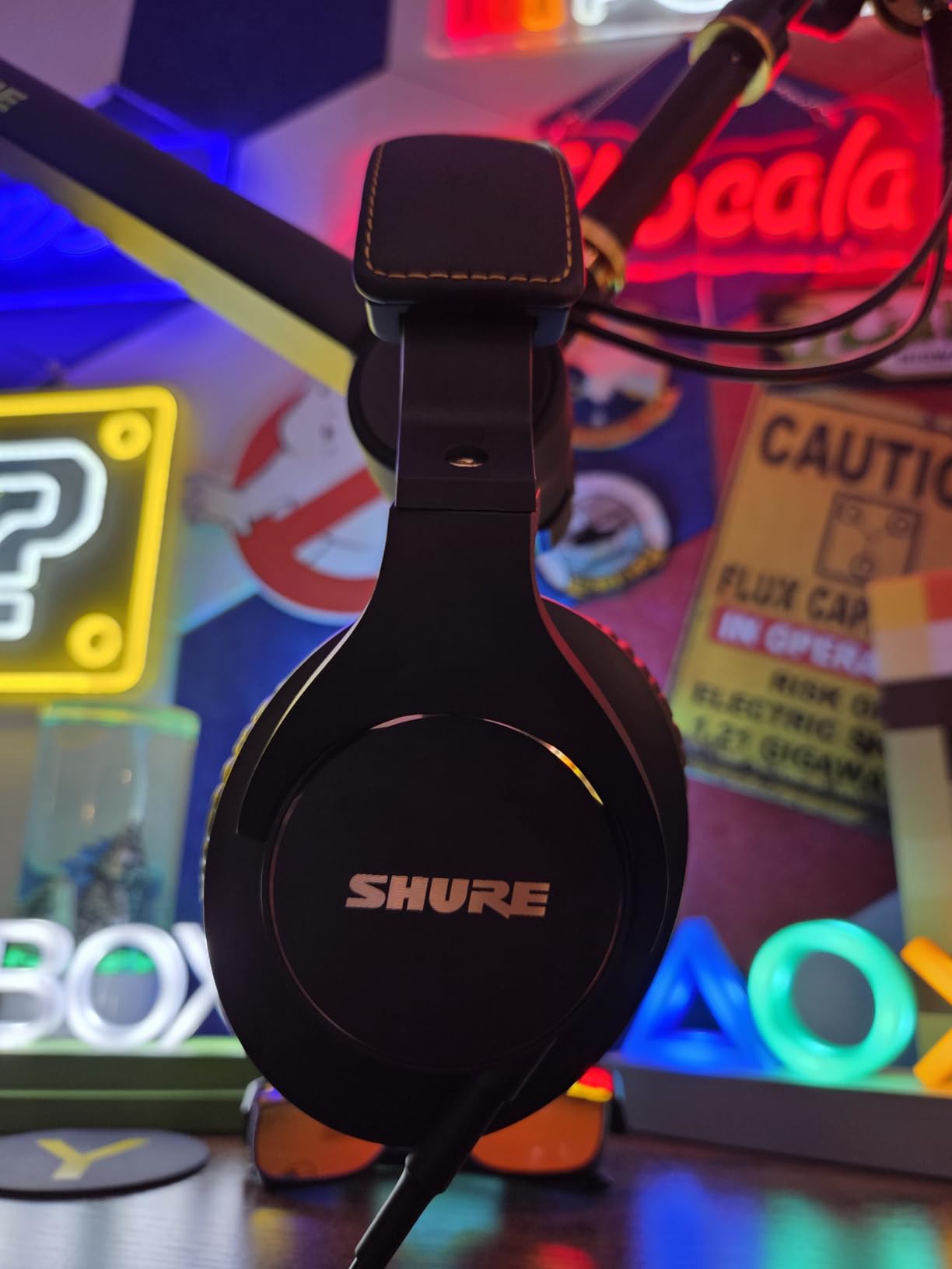 Shure SRH840A Professional Over-Ear Wired Studio Headphones - Critical Listening & Monitoring Headset with Tailored Frequency Response, Detailed Sound, Adjustable & Collapsible Design, Black customer photo 2