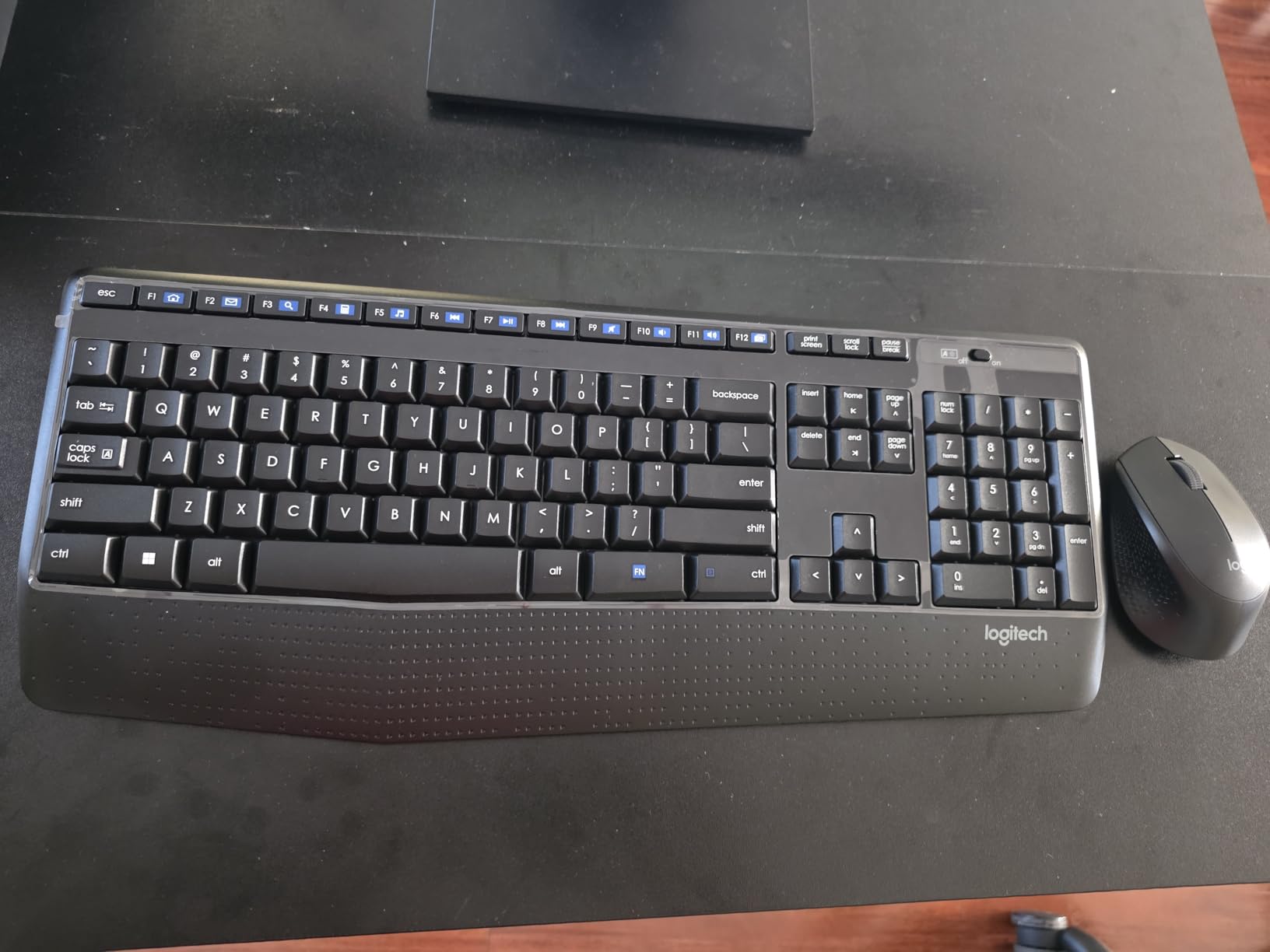 Logitech MK345 Wireless Keyboard and Mouse Combo with Palm Rest, 2.4 GHz USB Receiver, Compatible with PC, Laptop, Black customer photo 2