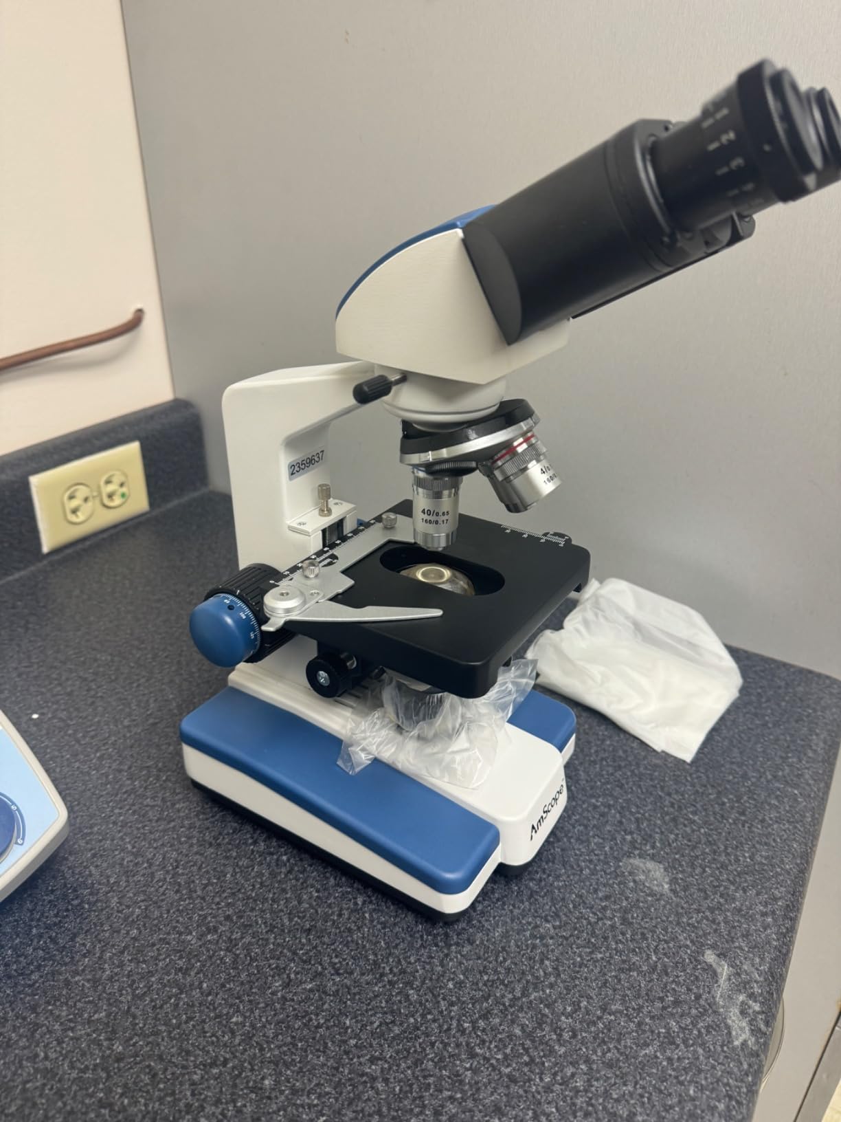 AmScope B120 Series Student & Professional LED Binocular Compound Microscope - 40X-2500X Magnification - Includes 5MP USB Camera & Siedentopf Head customer photo 1