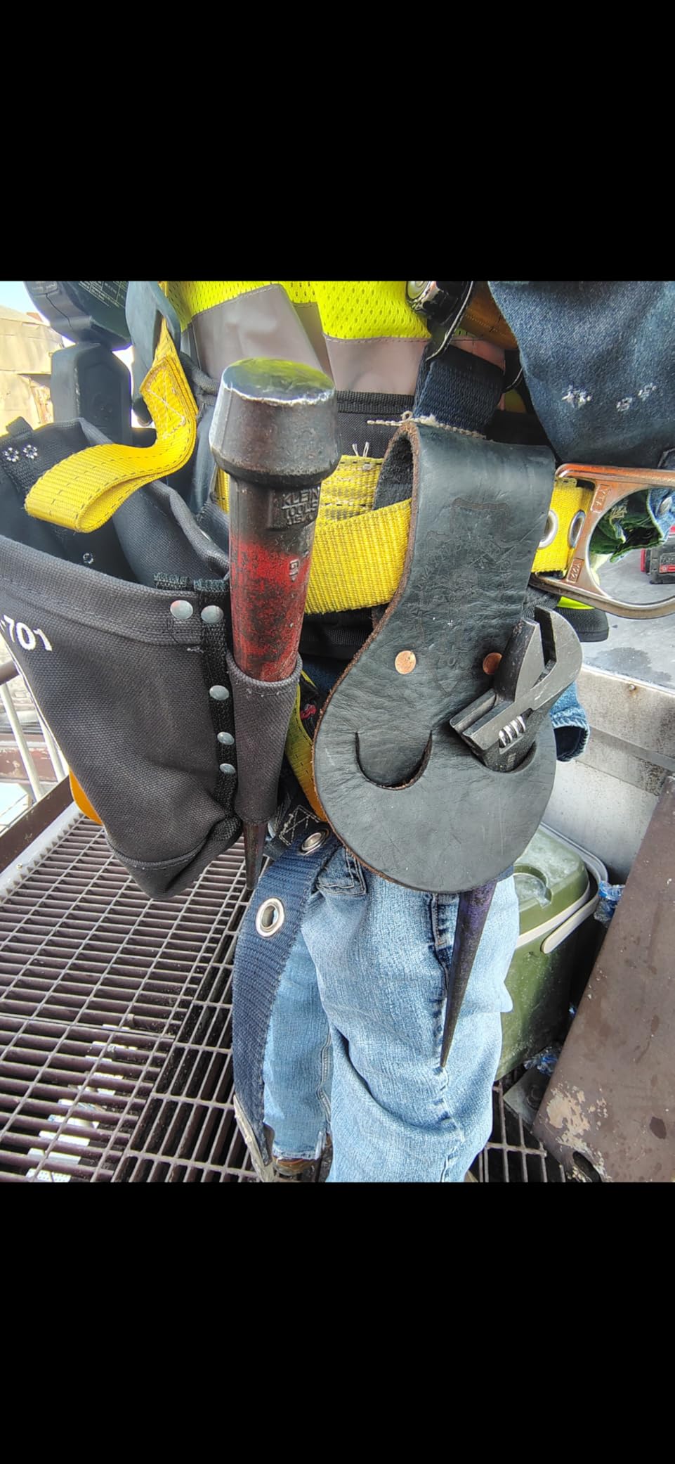 Klein Tools 5416TFR Tool Bag, Flame Resistant Canvas Bag for Bolt Storage with Double Reinforced Bottom and Tunnel Connect, 5 x 10 x 9-Inch customer photo 1