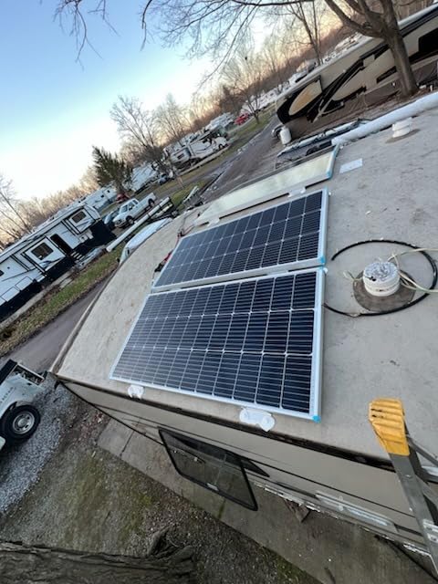 Renogy 200 Watts 12 Volts Monocrystalline RV Solar Panel Kit with Adventurer 30A LCD PWM Charge Controller and Mounting Brackets for RV, Boats, Trailer, Camper, Marine, Off-Grid Solar Power System customer photo 1