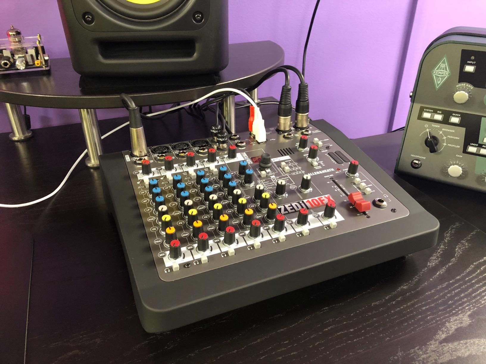 Allen & Heath ZEDi-10FX Compact Hybrid Audio Mixer/4x4 USB Interface with 61 Studio Quality FX customer photo 2