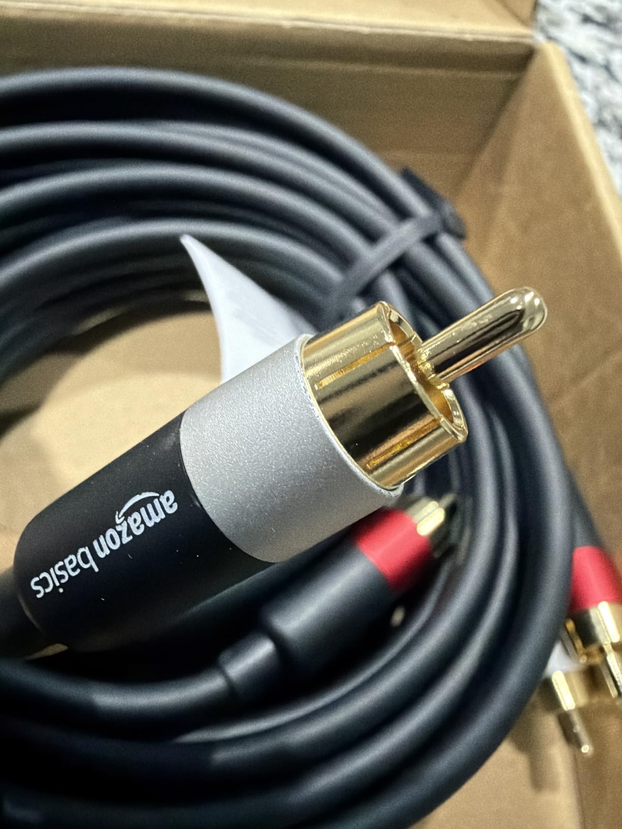 Amazon Basics 2 RCA Audio Cable for Amplifier, Active Speakers, Subwoofer or Hi-Fi System with Gold-Plated Plugs, 8 Feet, Black customer photo 1