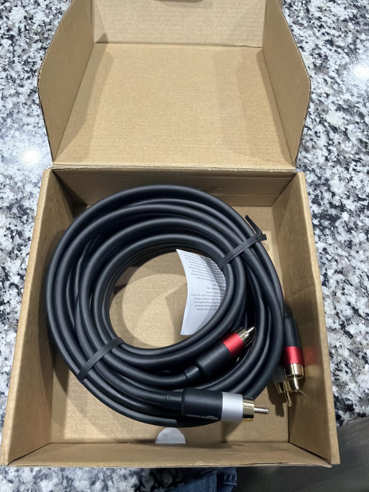 Amazon Basics 2 RCA Audio Cable for Amplifier, Active Speakers, Subwoofer or Hi-Fi System with Gold-Plated Plugs, 8 Feet, Black customer photo 2