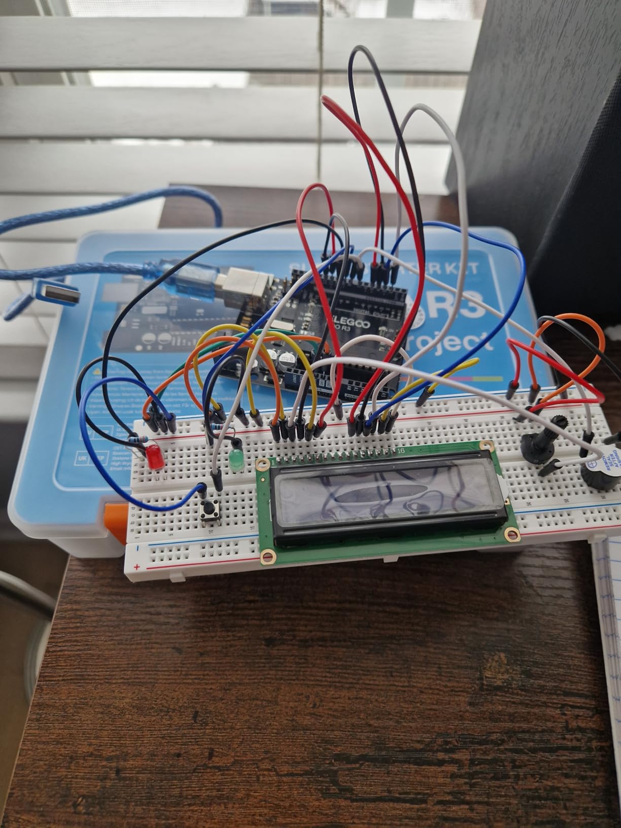 ELEGOO UNO Project Super Starter Kit with Tutorial and UNO R3 Board Compatible with Arduino IDE customer photo 2