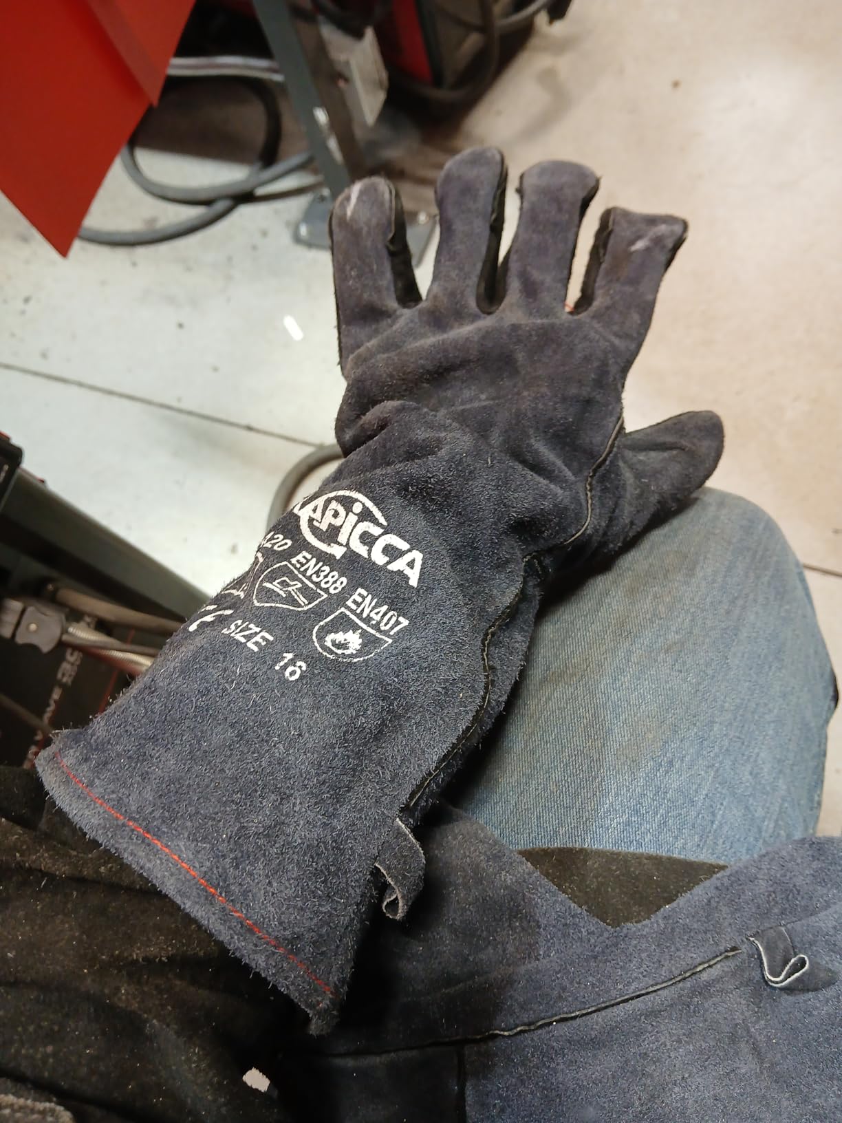 RAPICCA Welding Gloves Fire Heat Resistant: Blue 16IN 932℉ - Fireproof Leather For Stick Mig Flux-Core Welder Forge Blacksmith Fireplace Wood Stove Fire Pit Grill Oven Furnace Handling Dry Ice customer photo 1