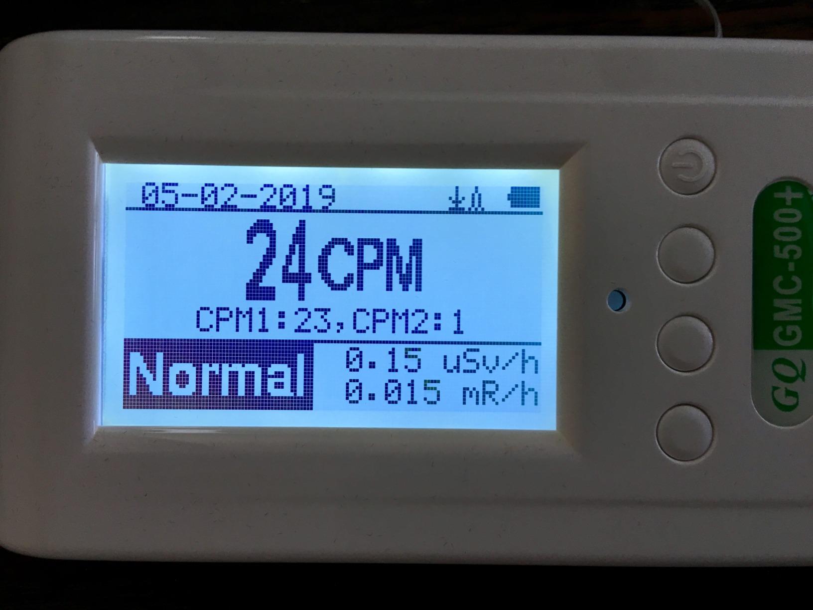 GQ GMC-500Plus Geiger Counter Nuclear Radiation Detector Monitor Dosimeter, White customer photo 2