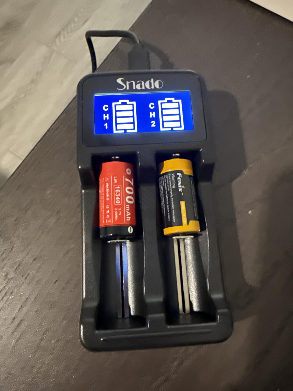 Intelligent Charger, Snado LCD Display Universal Smart Charger for Rechargeable Batteries Li-ion Batteries 18650 18490 18350 17670 17500 16340 14500, Ni-MH/Ni-Cd A AA AAA Battery (2 Slots) customer photo 1