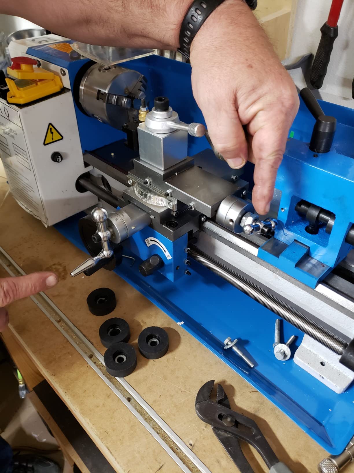 Vevor Metal Lathe 7 x 12 Inch, Precision Mini Metal Lathe 2250 RPM 550W Variable Speed, Mini Lathe Precision Bench Top Metal Working Lathe for Various Types of Metal Turning customer photo 1