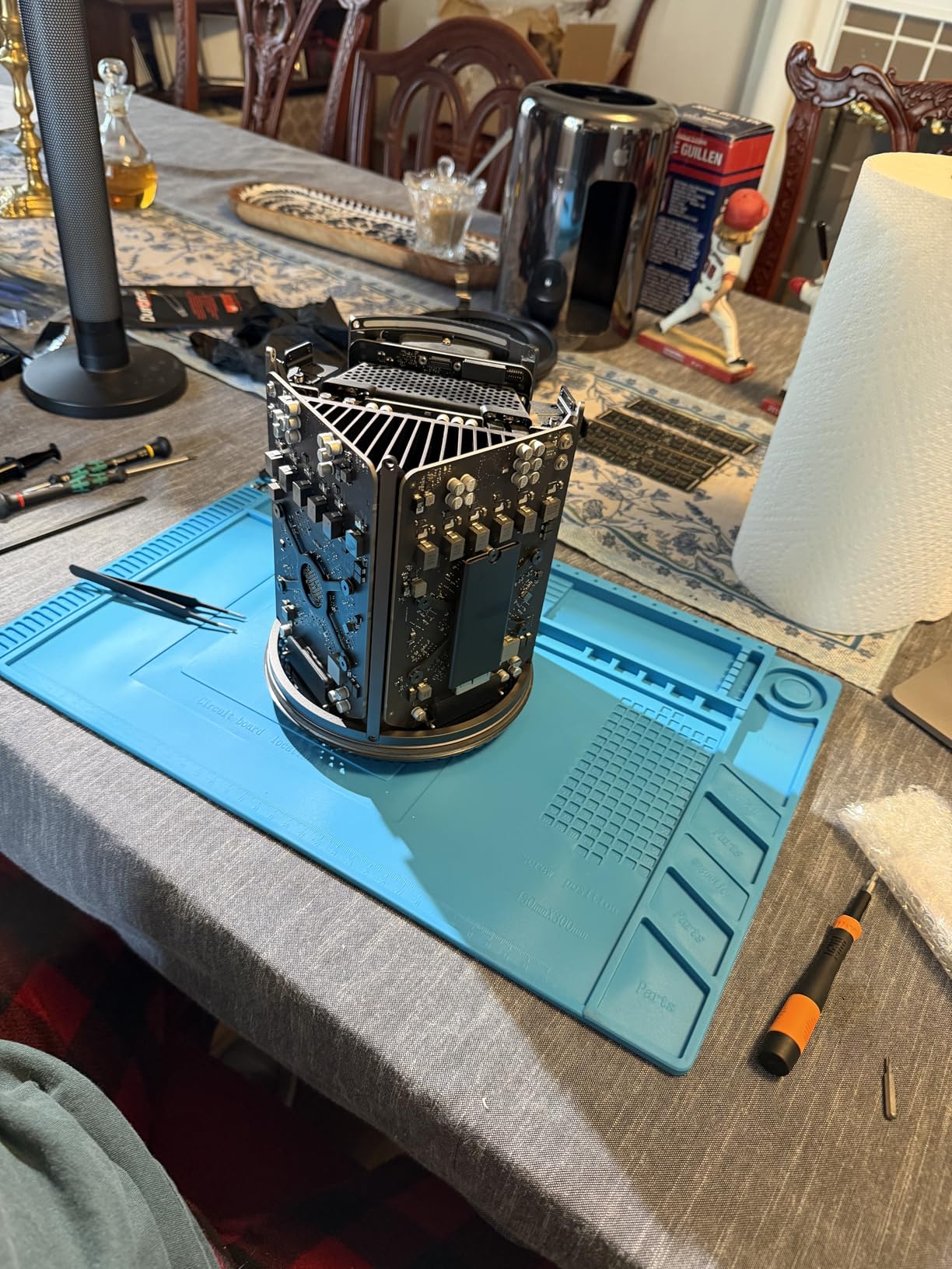 Kaisi S-130 Insulation Silicone Soldering Mat Repair Mat, Heat Resistant Silicone Work Mats 932°F with Scale Ruler and Screw Position for Soldering, CellPhone Electronics Repair, Size: 13.8 x 9.8 inch customer photo 1