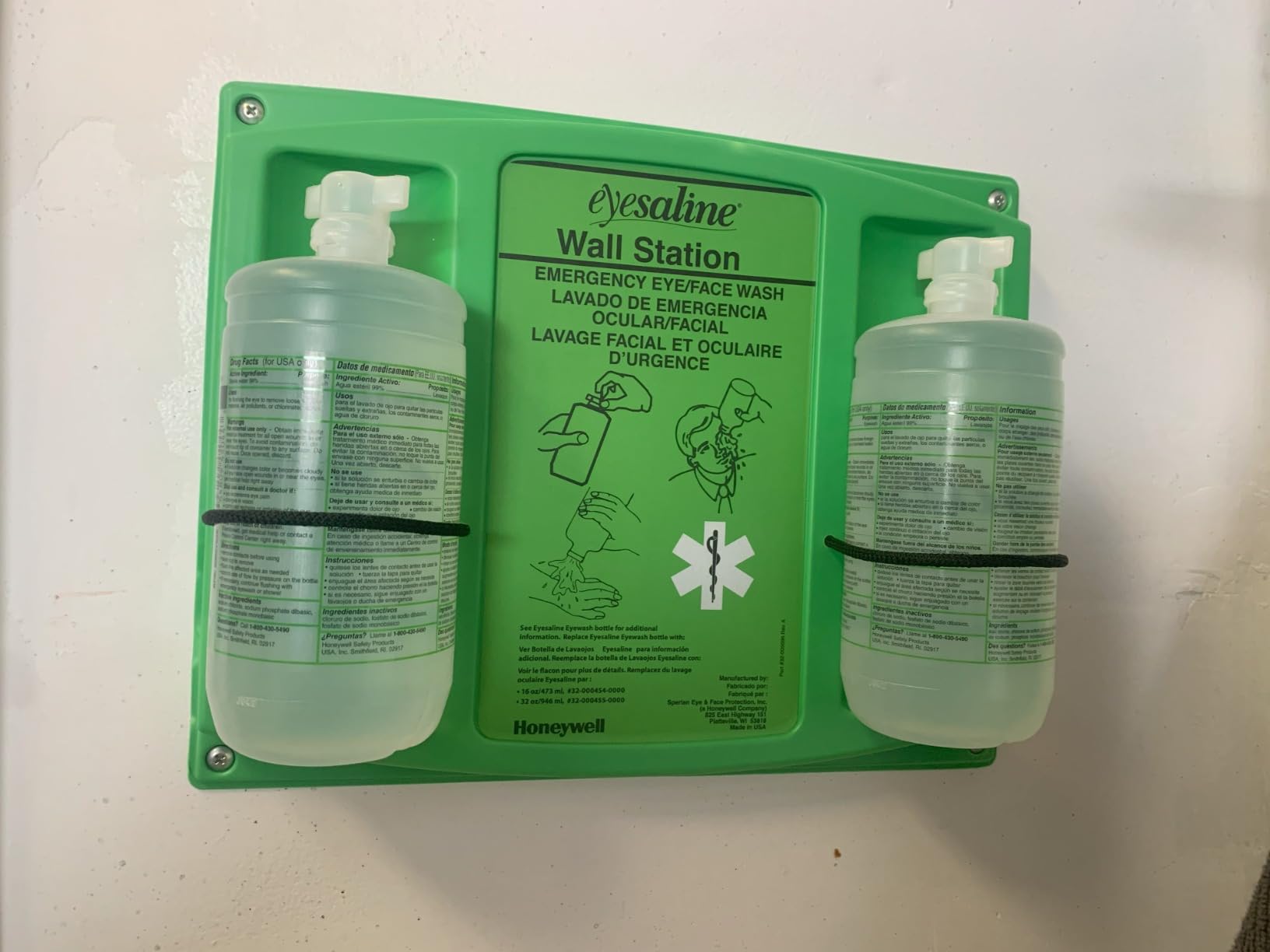 Honeywell HON32-000462-0000 Fend-all 32 oz. Double Bottle Eyesaline Sperian Sterile Eye Wash Wall Station customer photo 1