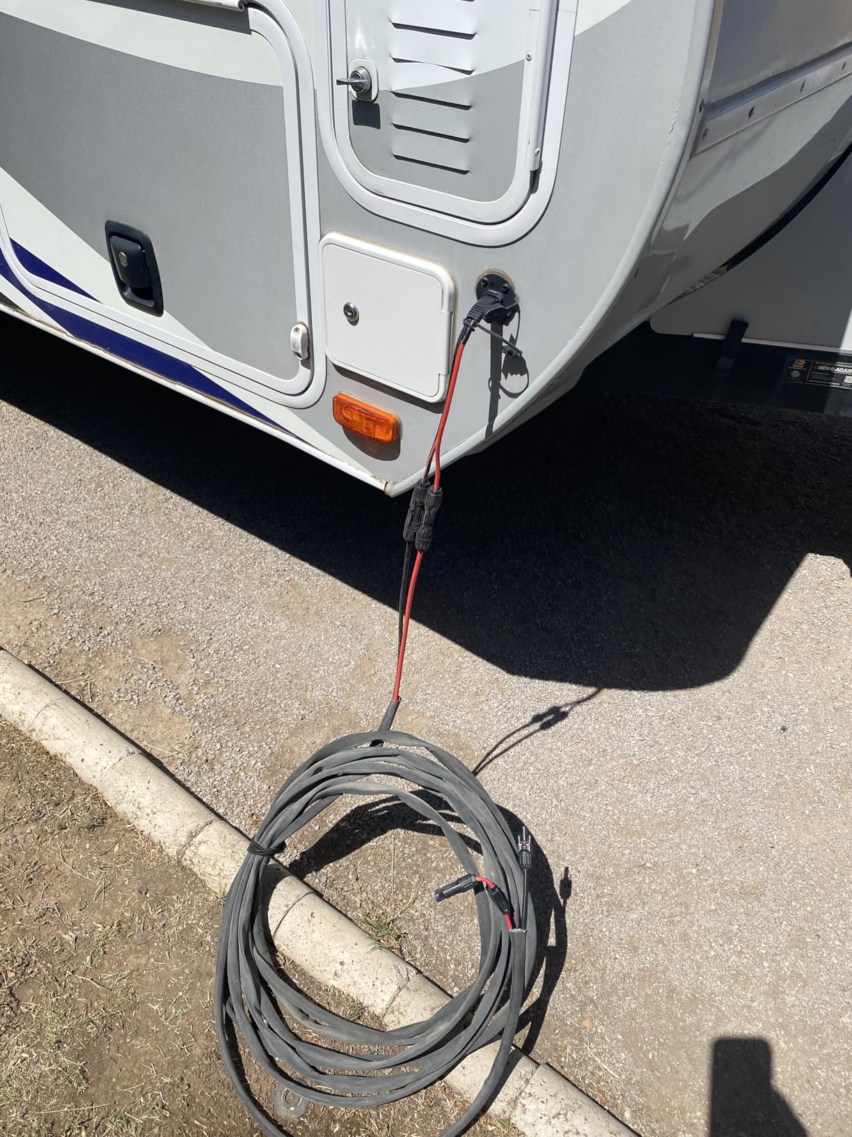 Renogy 100W Portable Solar Panel, 25% High Efficiency Solar Panel Kit with 20A Charger Controller for 12V Battery&Power Station, N-Type Foldable Solar Panels w/Tempered Glass for RV, Camping Off-Grid customer photo 2