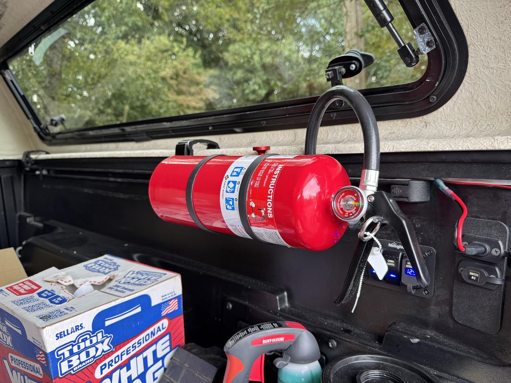 First Alert Fire Extinguisher for Home & Commercial Use, Heavy Duty Rechargeable Compliance Unit, UL RATED 2-A:10-B:C, HOME2PRO, Red, 1-Pack customer photo 2