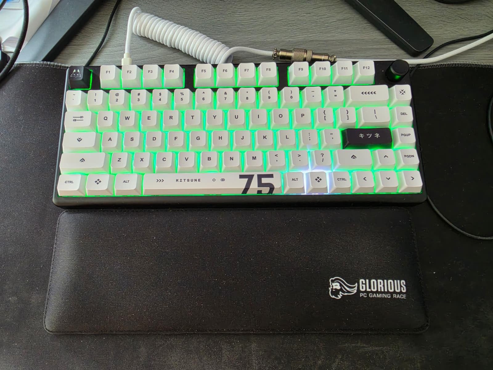 Glorious Wrist Pad/Rest - Compact - Black - Mechanical Keyboards, Stitched Edges, Ergonomic | 12x4 inches | 25mm/1in Thick (GWR-75) Compact (Black) customer photo 1