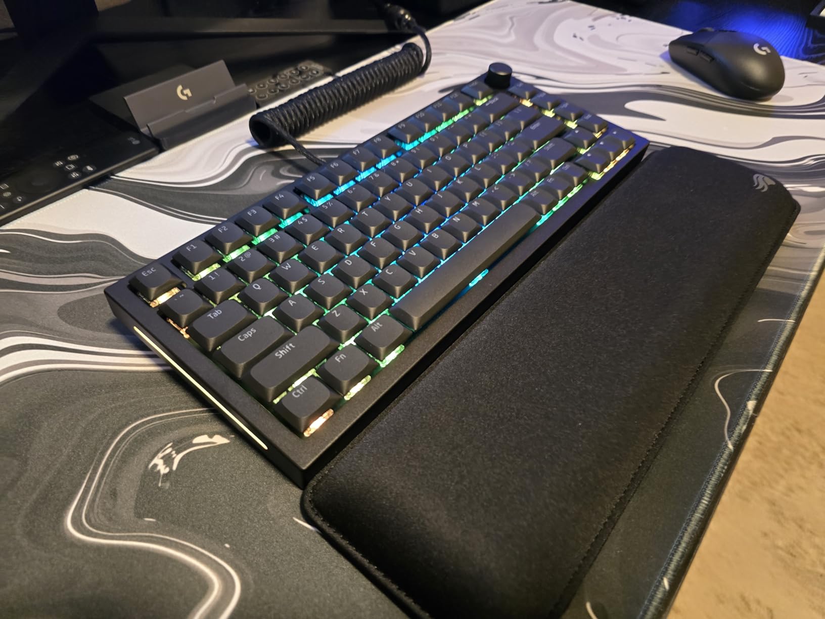 Glorious Wrist Pad/Rest - Compact - Black - Mechanical Keyboards, Stitched Edges, Ergonomic | 12x4 inches | 25mm/1in Thick (GWR-75) Compact (Black) customer photo 2
