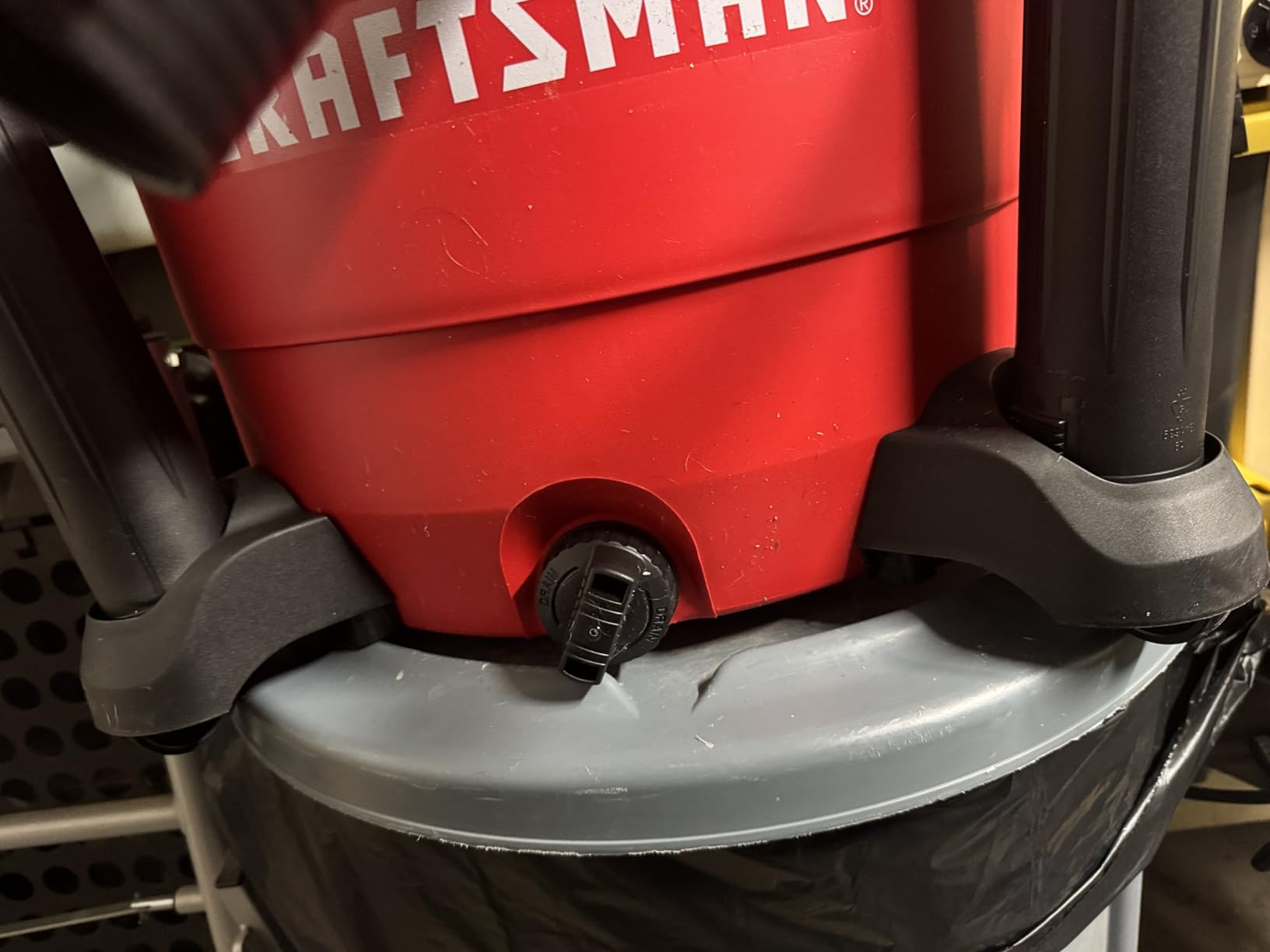 CRAFTSMAN CMXEVBE17595 16 Gallon 6.5 Peak HP Wet Dry Vac, Heavy-Duty Shop Vacuum with Filter, Dust Bag, Hose and Attachments customer photo 1