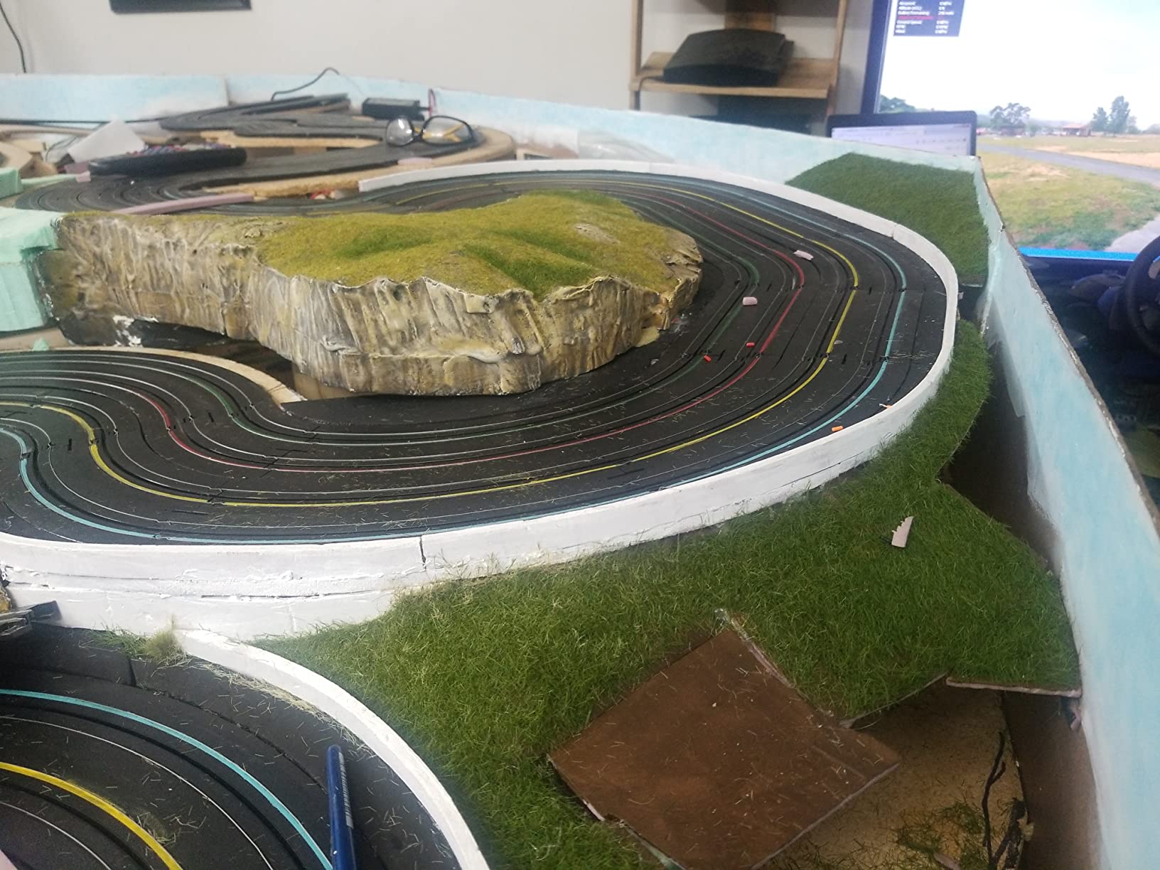 Hercules Hot Wire Foam Cutter Table with Foot Control Pedal - Tabletop Hotwire Cutter for Cutting, Forming and Sculpting Styrofoam and Other Foam Materials (Corded 110V AC) customer photo 1