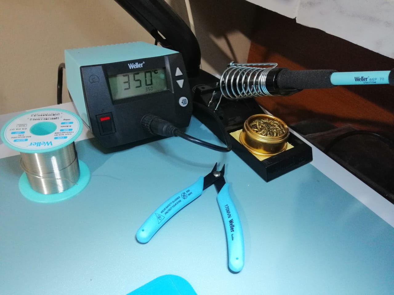 Weller Soldering Education Kit | 8 piece kit | WE1010EDU customer photo 2