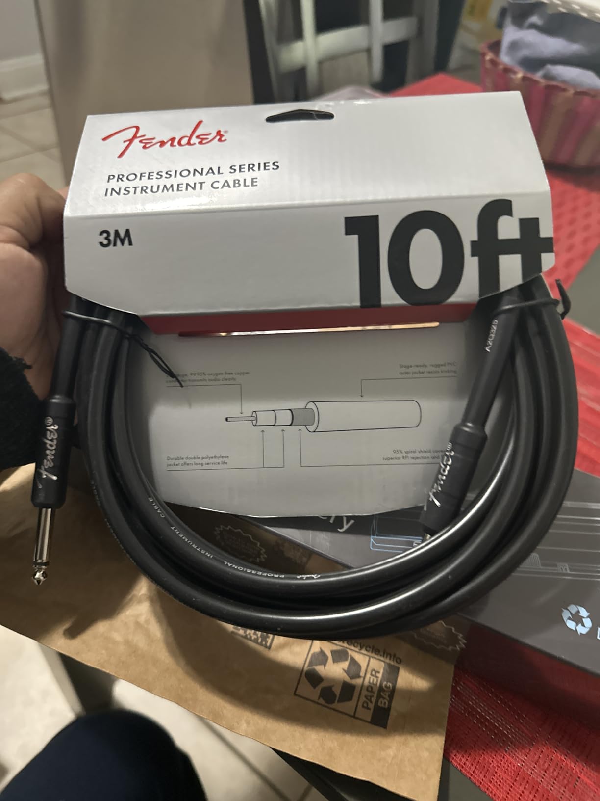 Fender Professional Series Instrument Cable, Guitar Cable, Guitar Accessories, Straight/Angle, Black, 10ft customer photo 2
